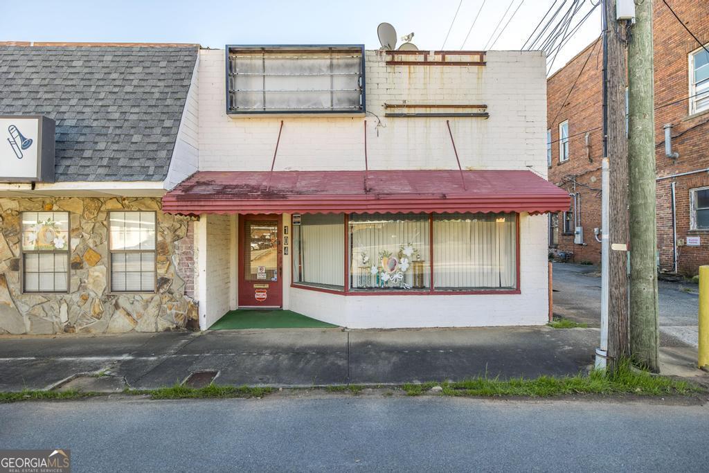 104 Anderson Avenue