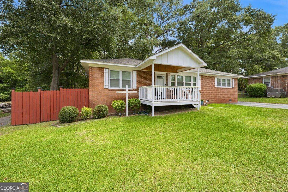 4290 Fairfax Drive Property Photo 2
