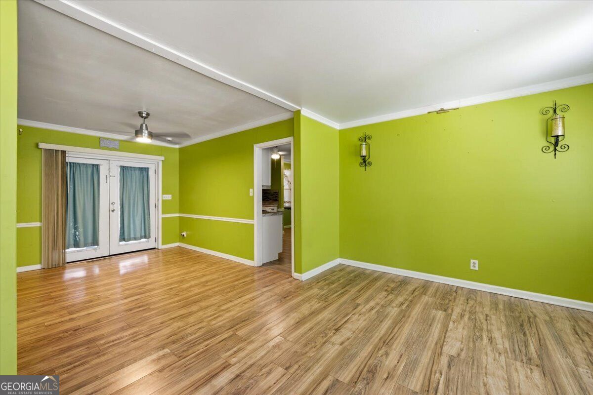 4290 Fairfax Drive Property Photo 3