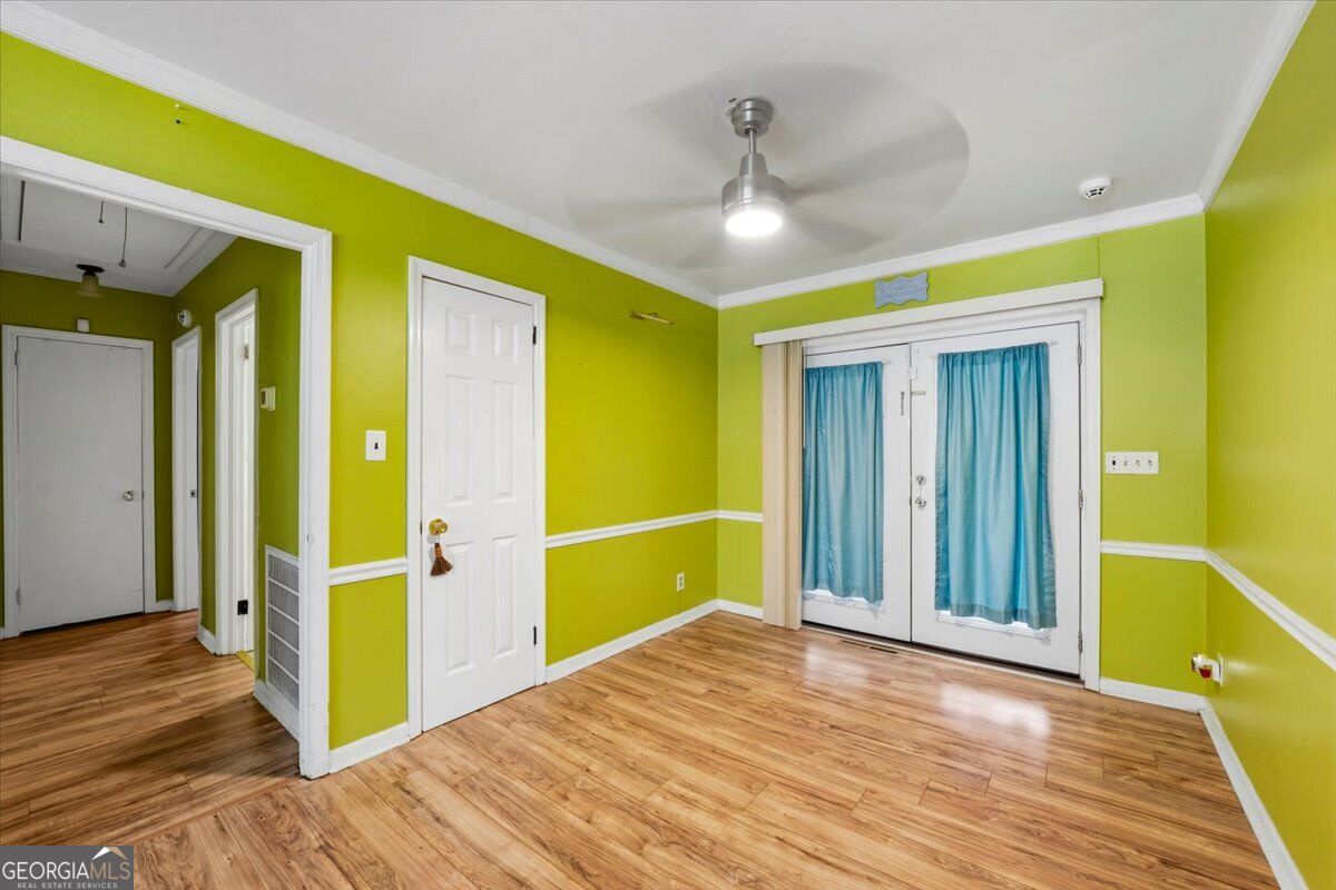 4290 Fairfax Drive Property Photo 4