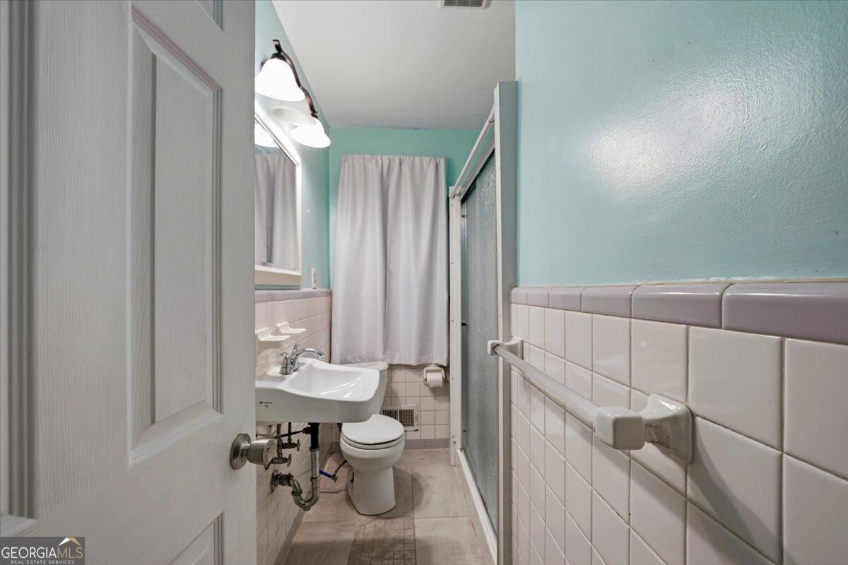 4290 Fairfax Drive Property Photo 12
