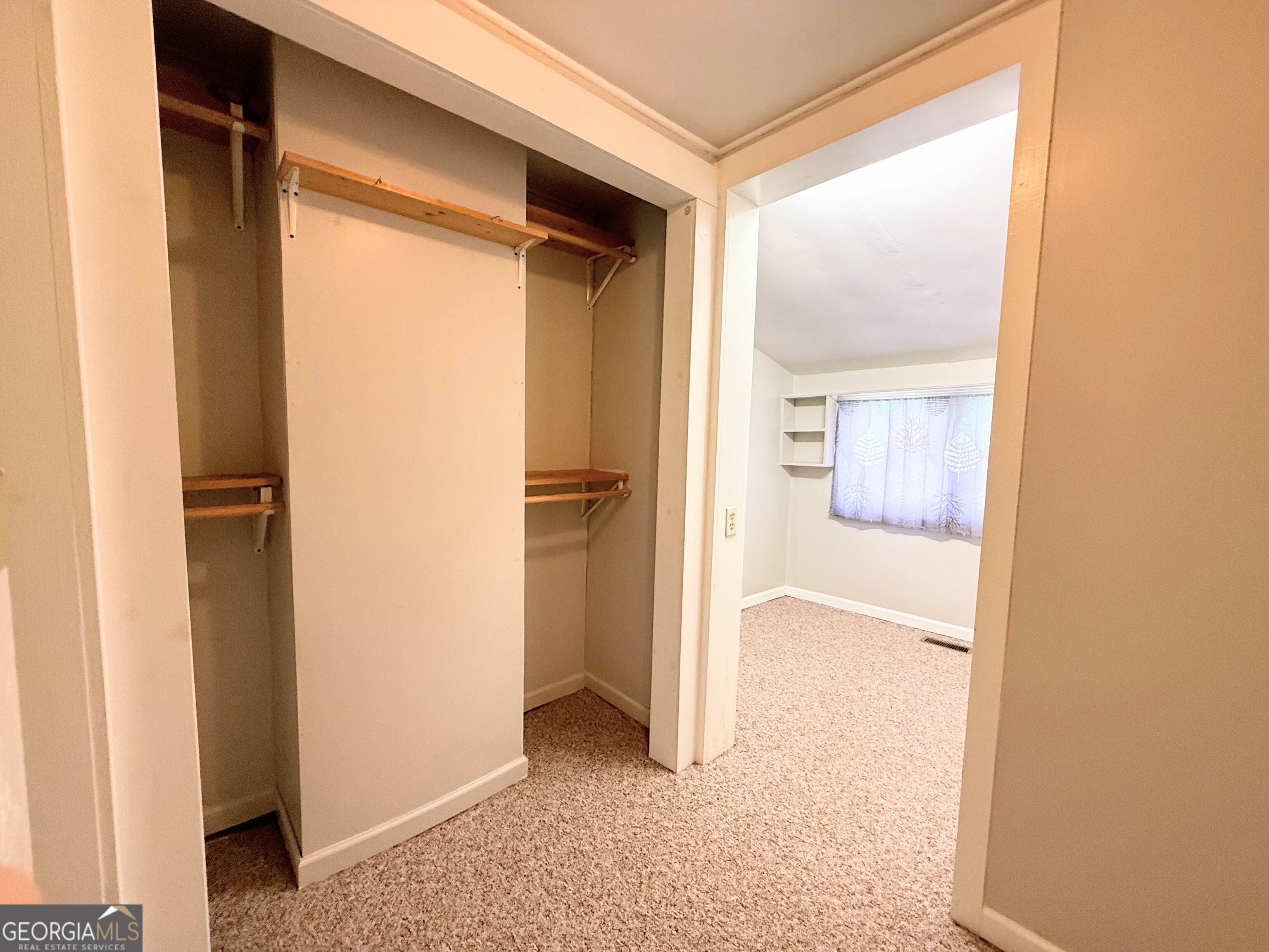 450 Bowdon Property Photo 4