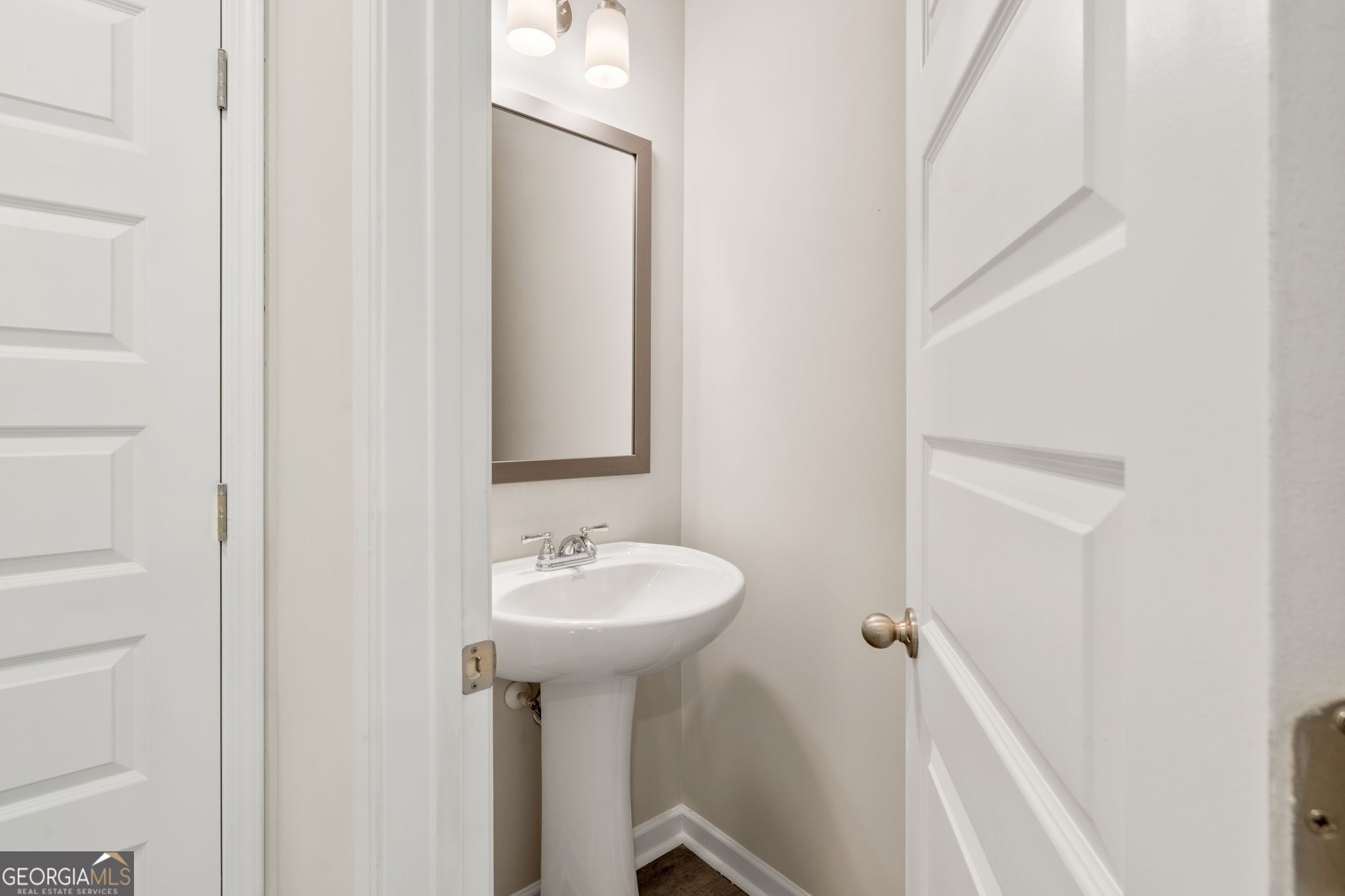 8131 Pine Ridge Road Property Photo 9
