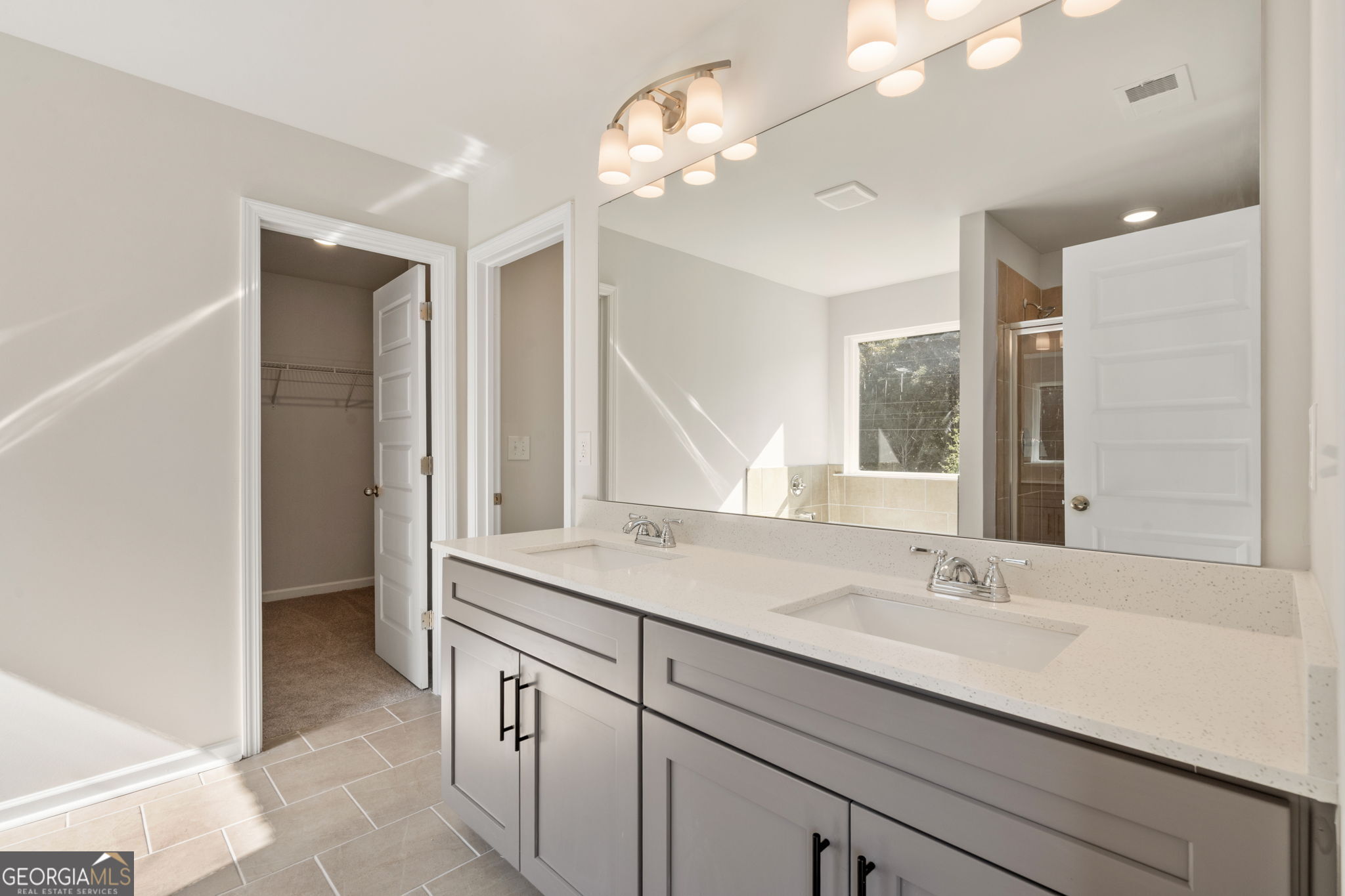 8131 Pine Ridge Road Property Photo 16