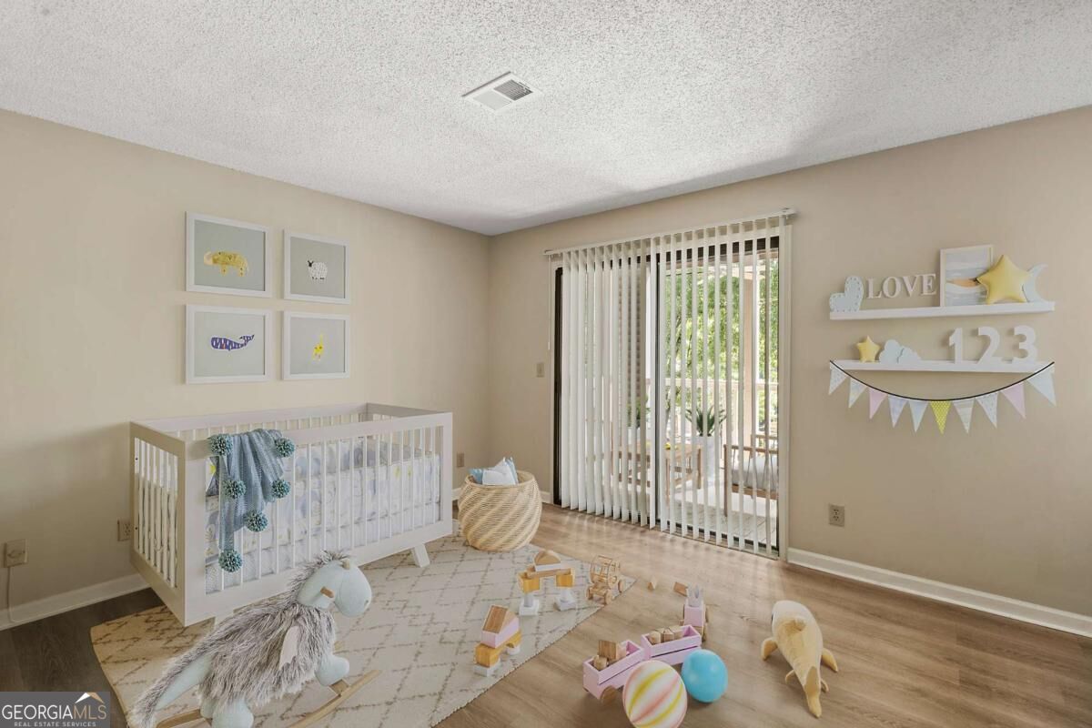 611 Barrington Hills Drive Property Photo 4