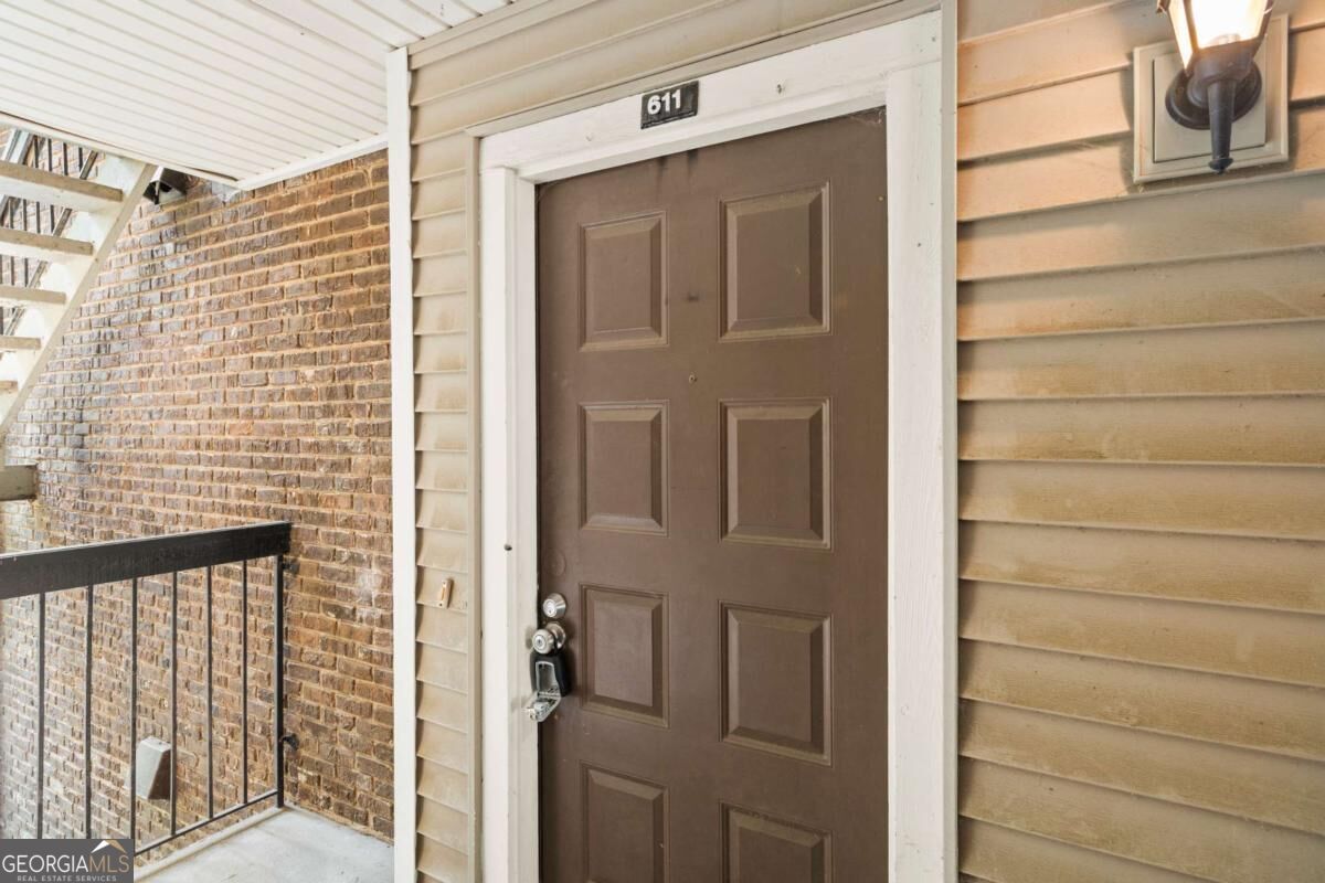 611 Barrington Hills Drive Property Photo 14