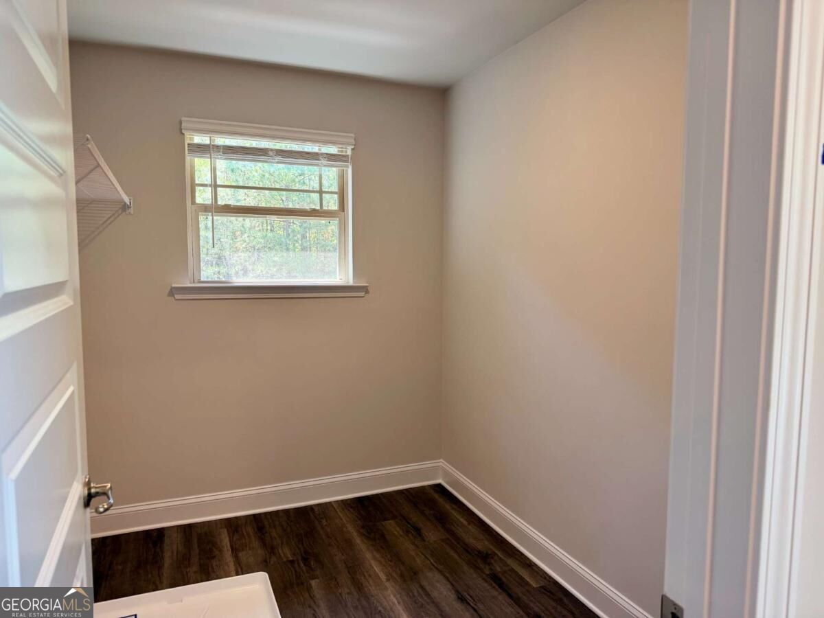 513 Creek Road Property Photo 15