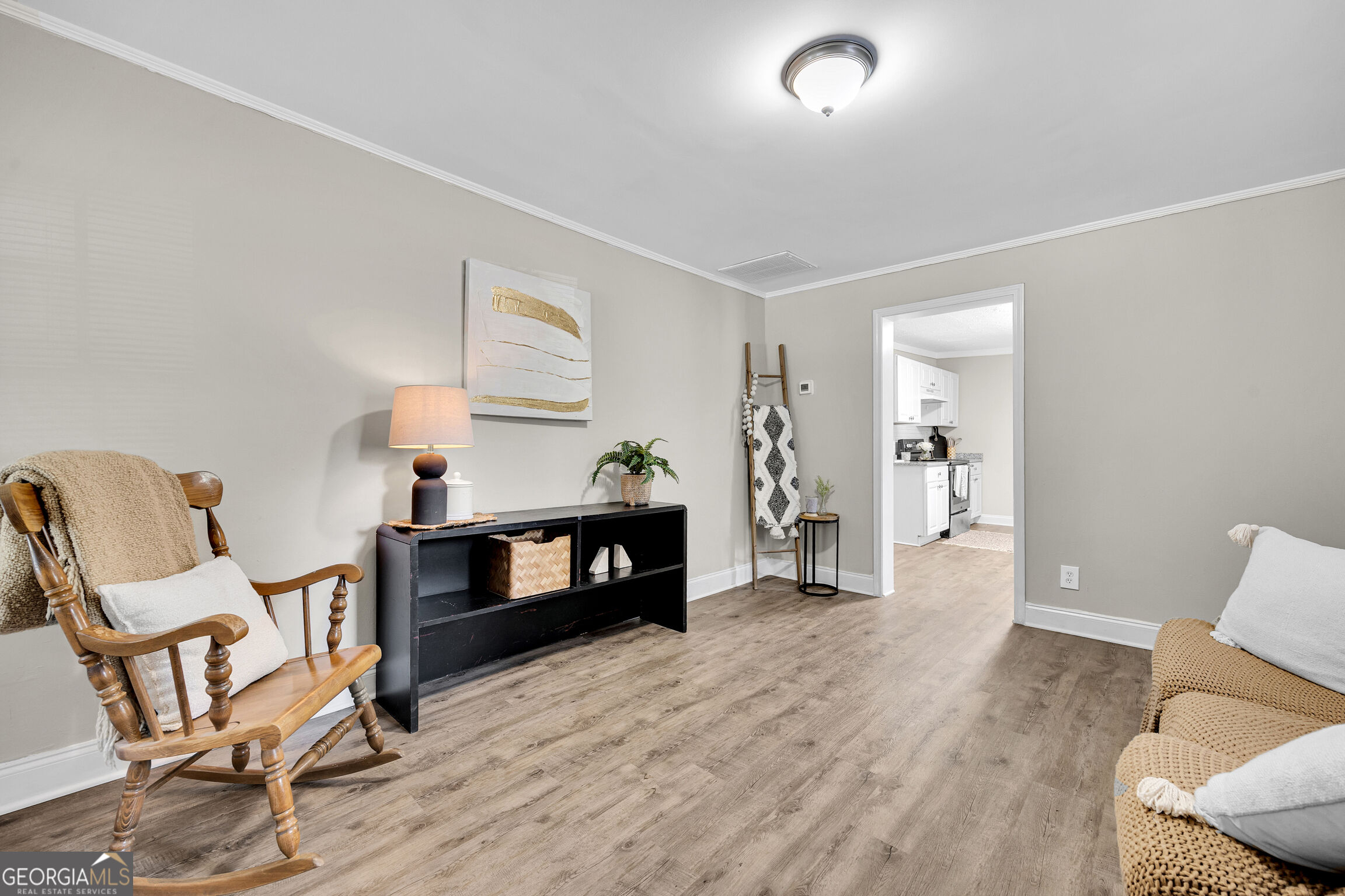 411 Ash Street Property Photo 4