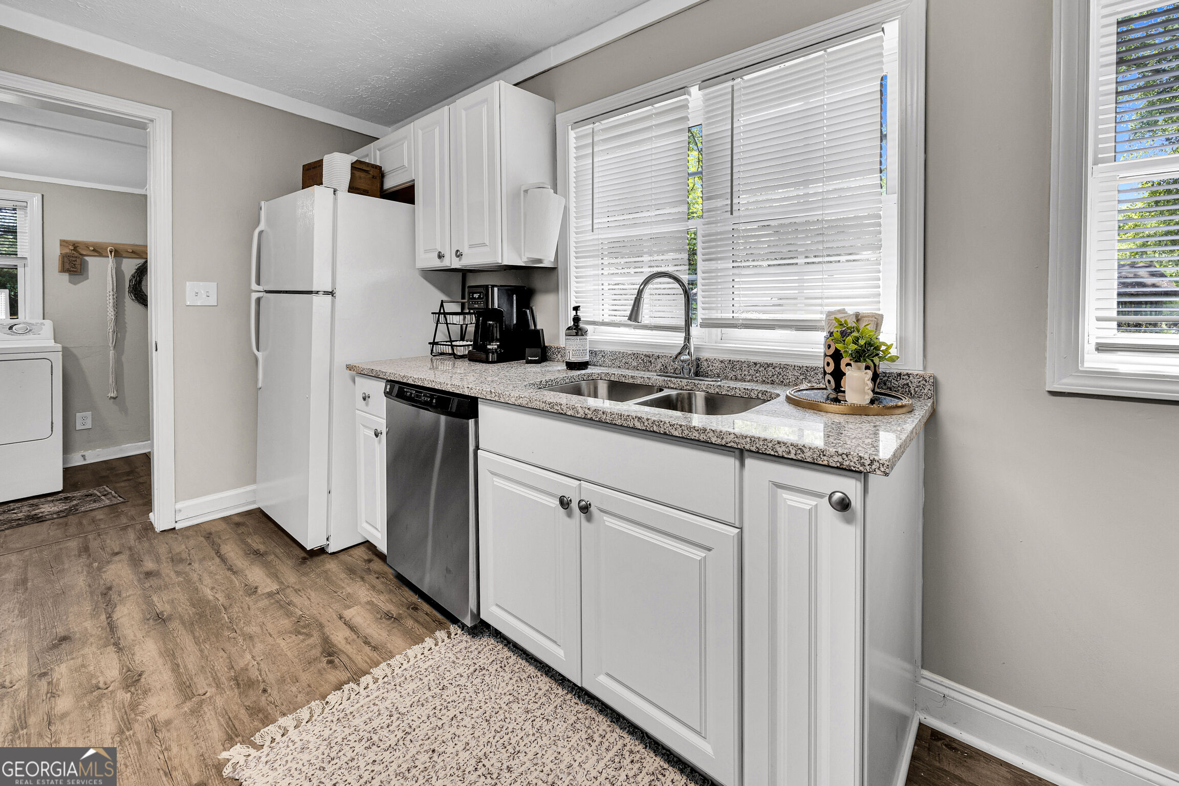 411 Ash Street Property Photo 7
