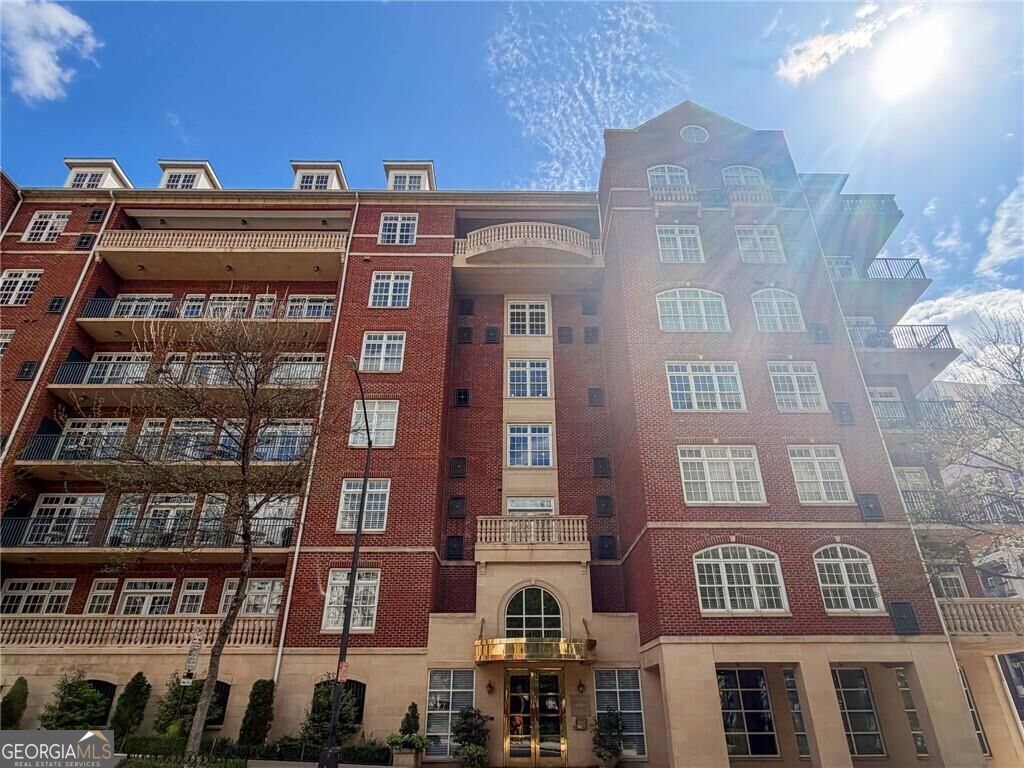 77 Peachtree Place Ne # 201 Property Photo 1