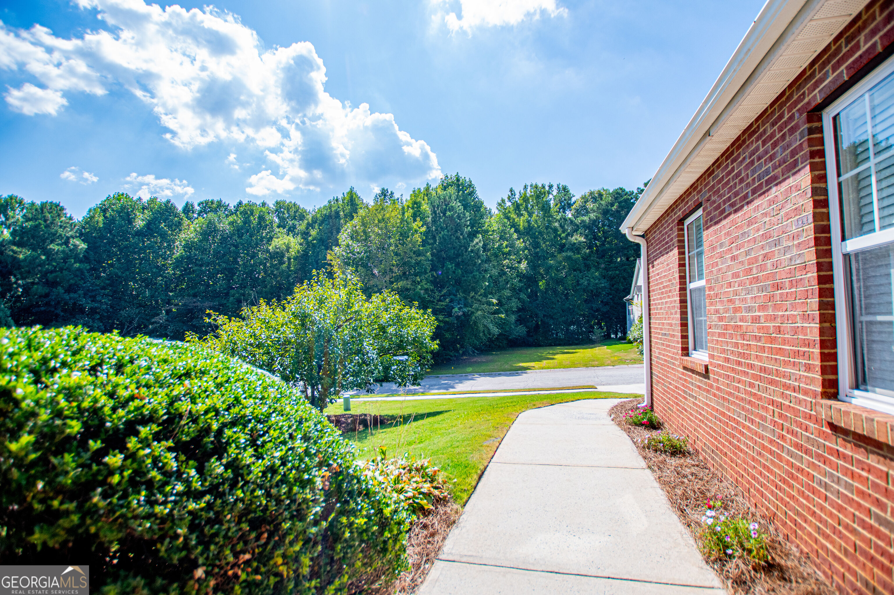 145 Garden Walk Property Photo 8