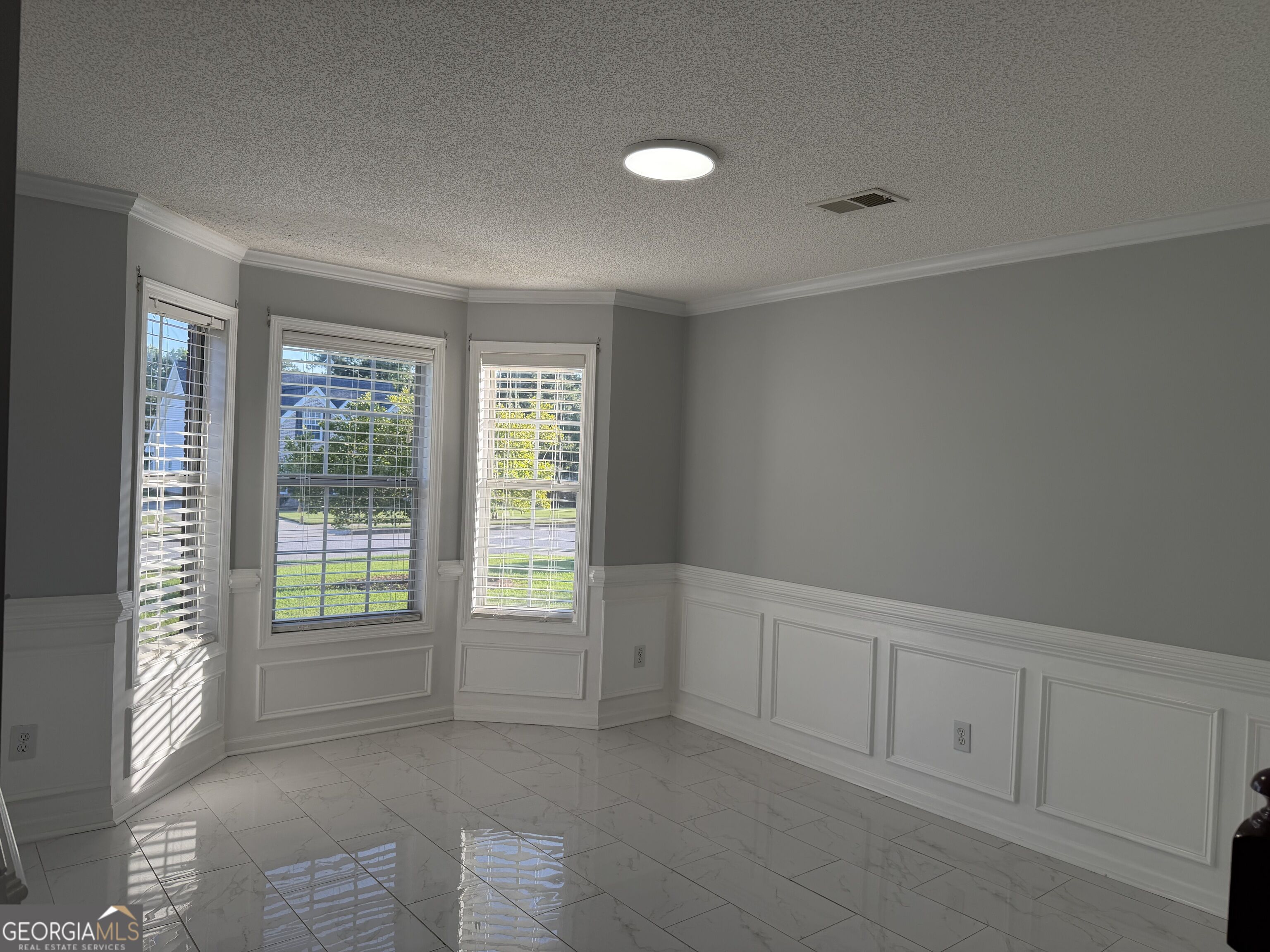 152 Moss Pointe Drive Property Photo 4