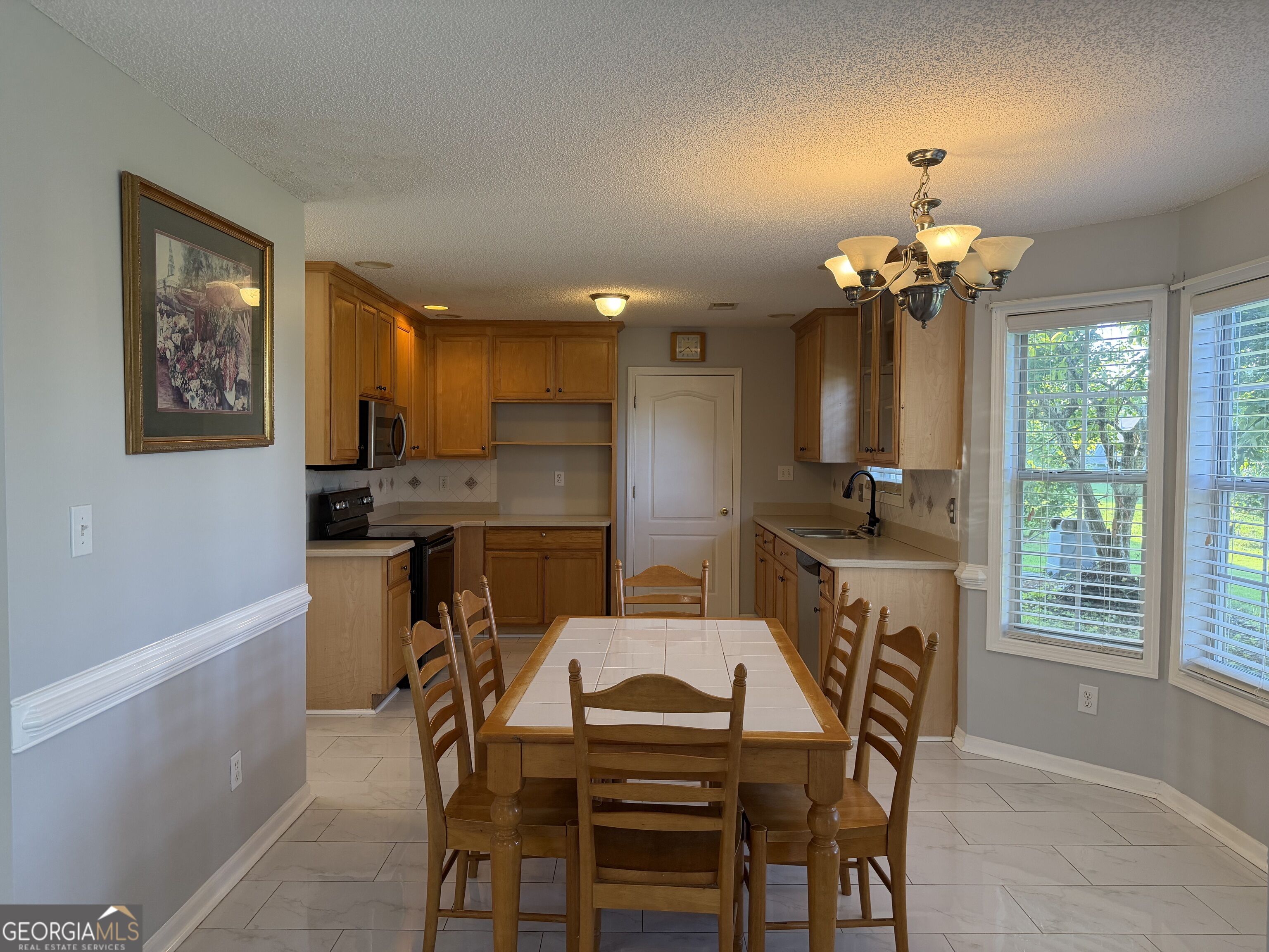 152 Moss Pointe Drive Property Photo 5