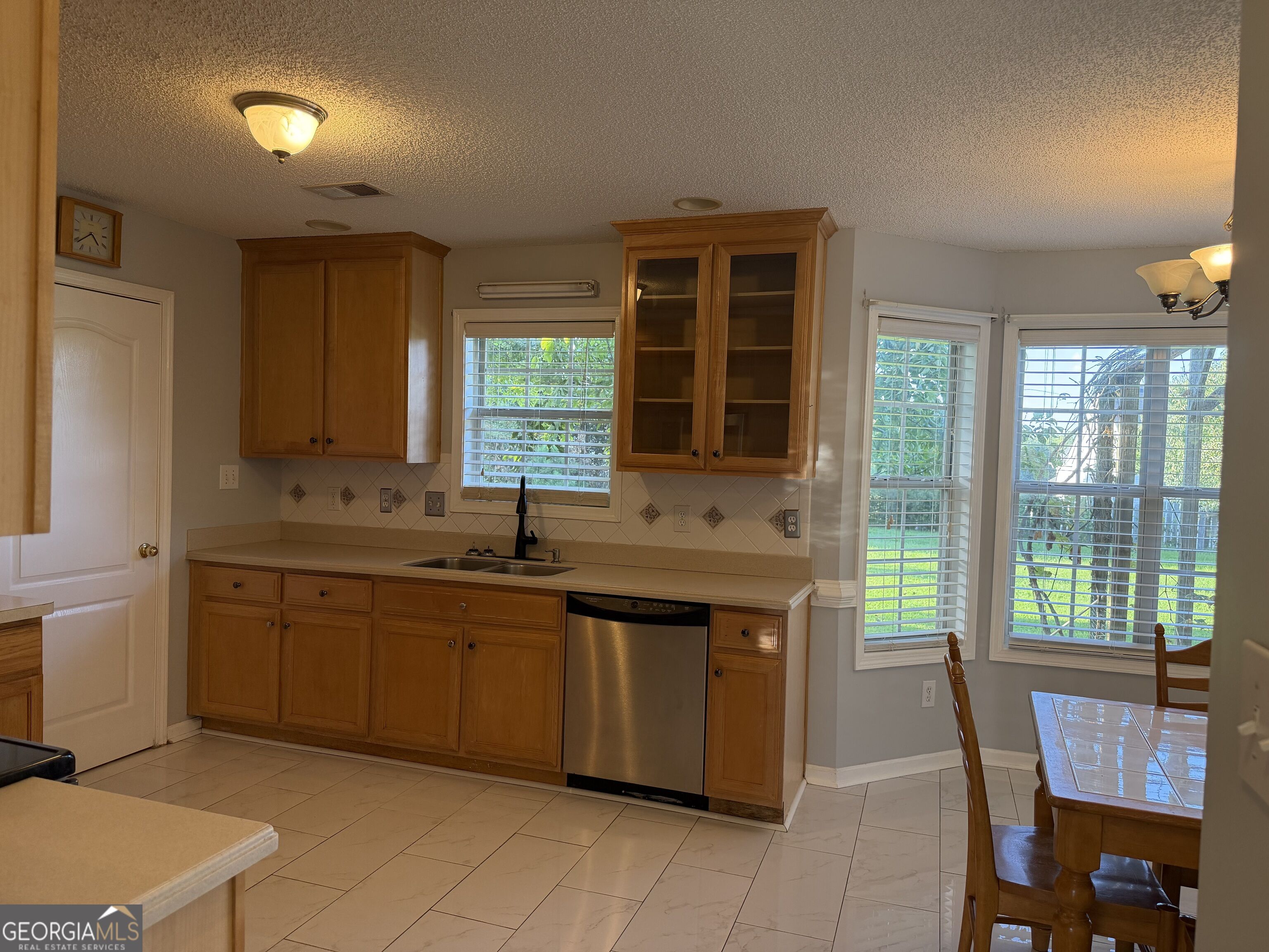 152 Moss Pointe Drive Property Photo 7