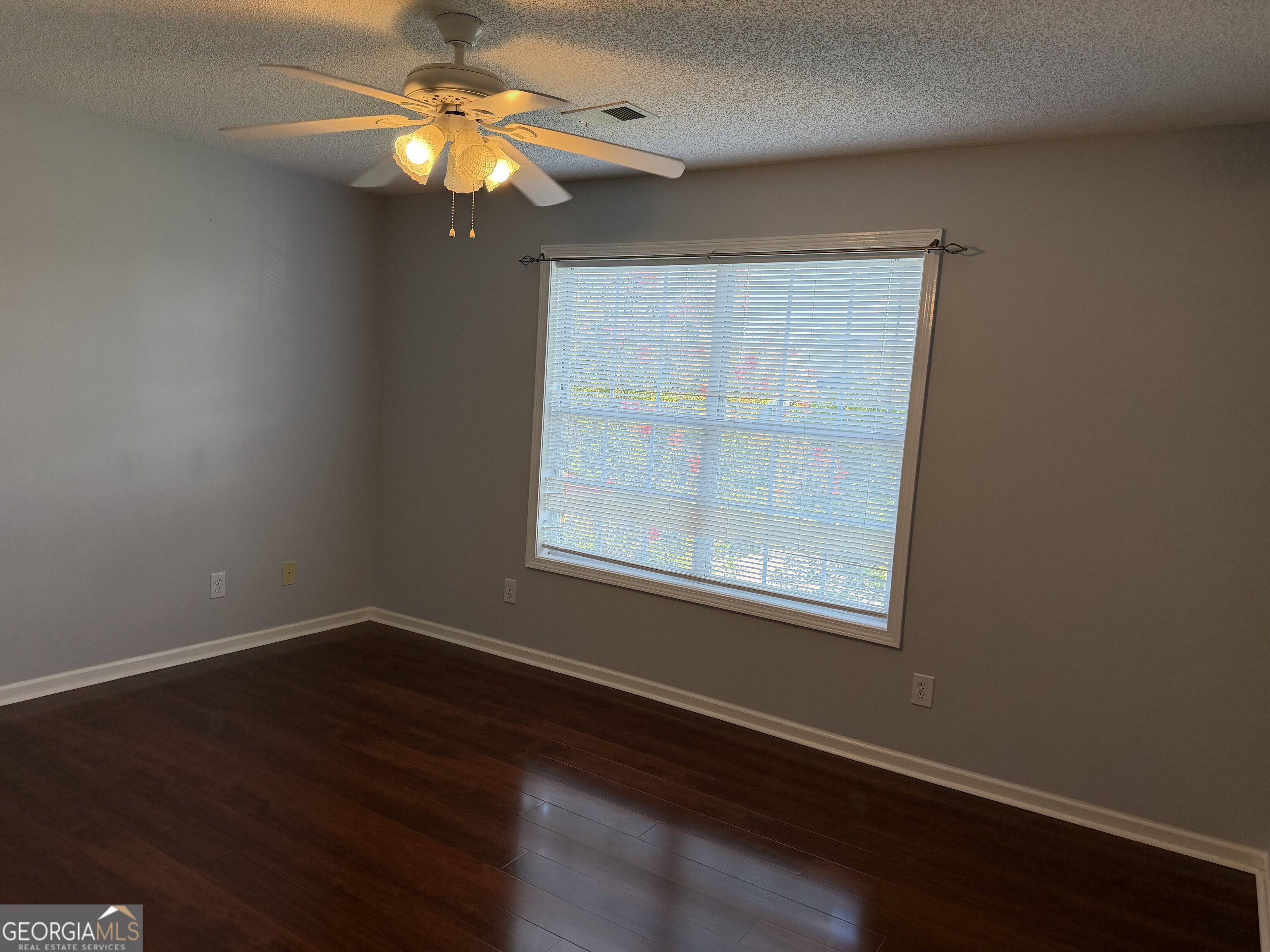 152 Moss Pointe Drive Property Photo 8