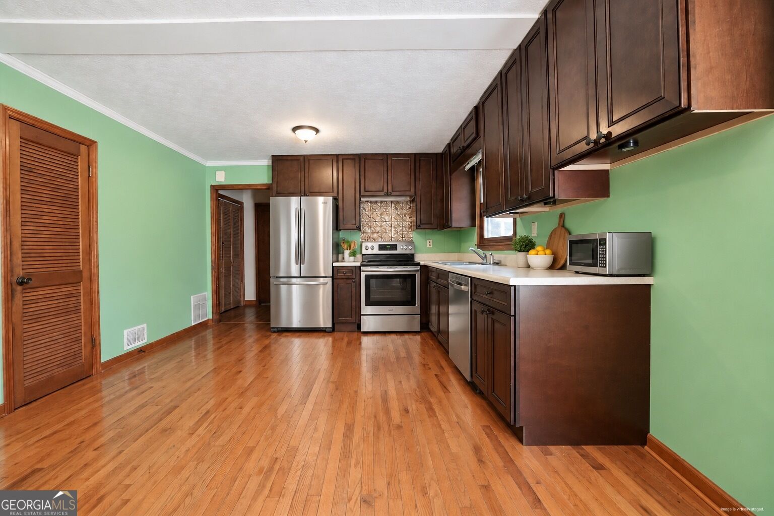 115 Price Drive W Property Photo 3