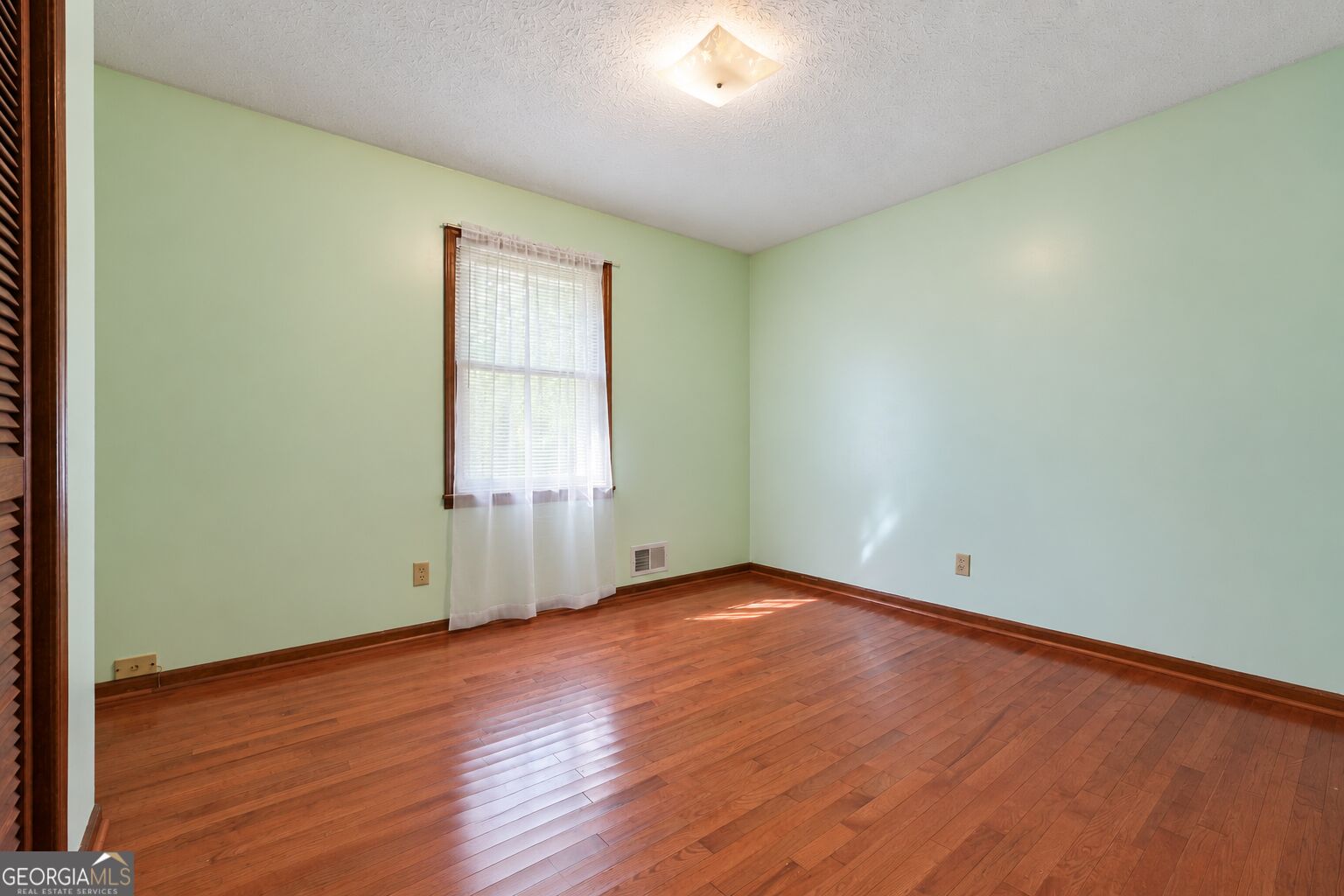 115 Price Drive W Property Photo 13