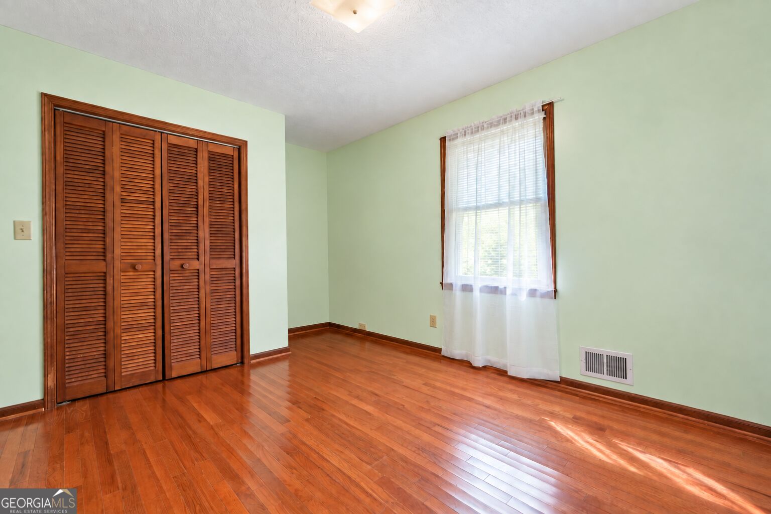 115 Price Drive W Property Photo 14