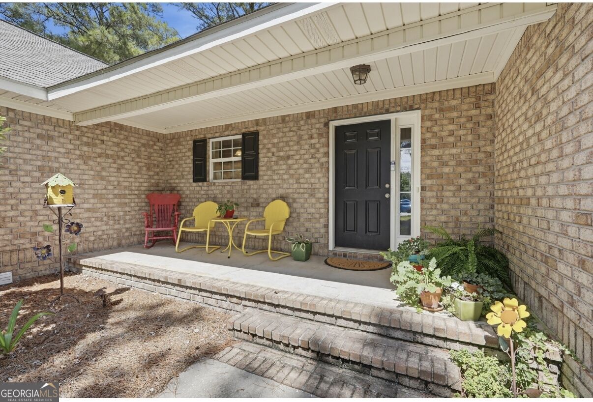 815 Maple Drive Property Photo 3