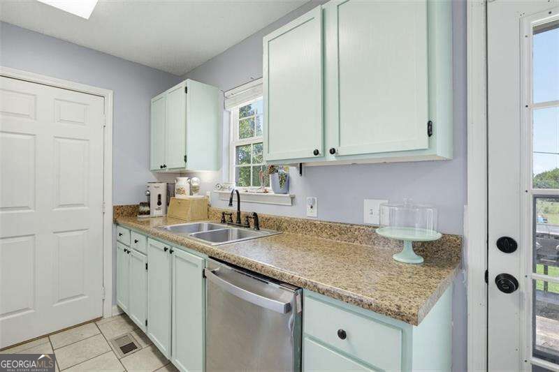 120 Fieldcrest Drive Se Property Photo 9