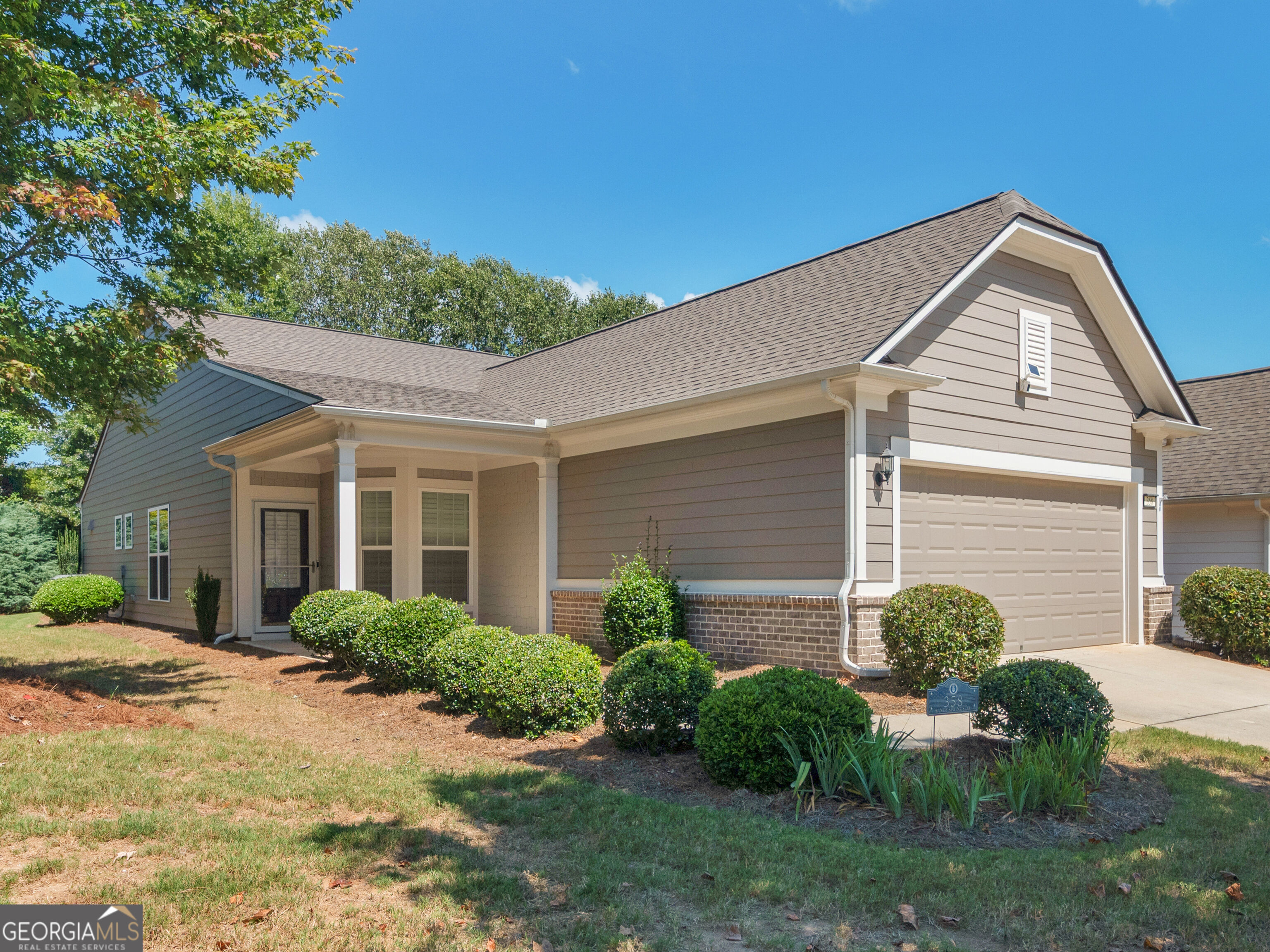 358 Sandy Springs Drive Property Photo 3