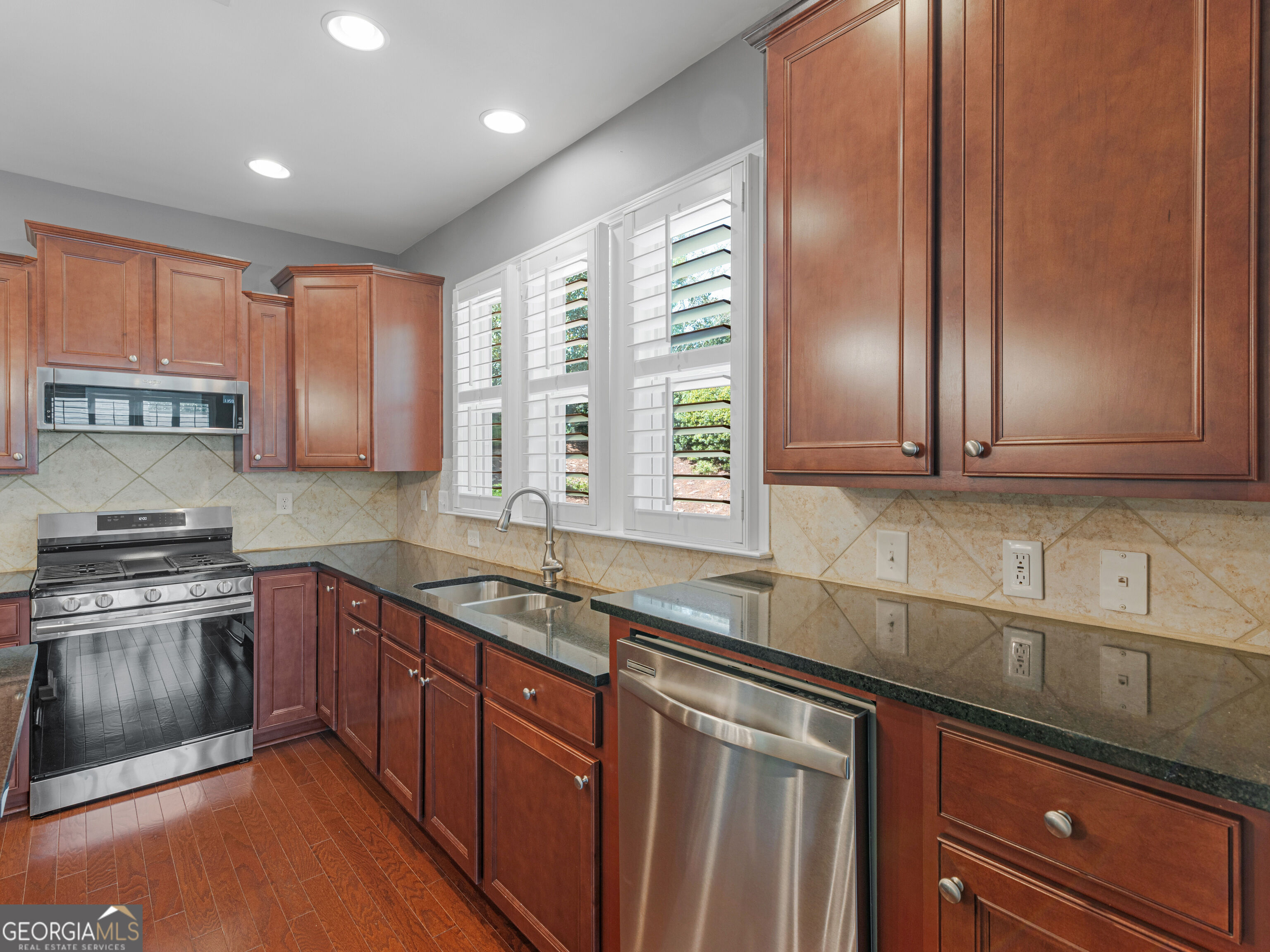 358 Sandy Springs Drive Property Photo 28