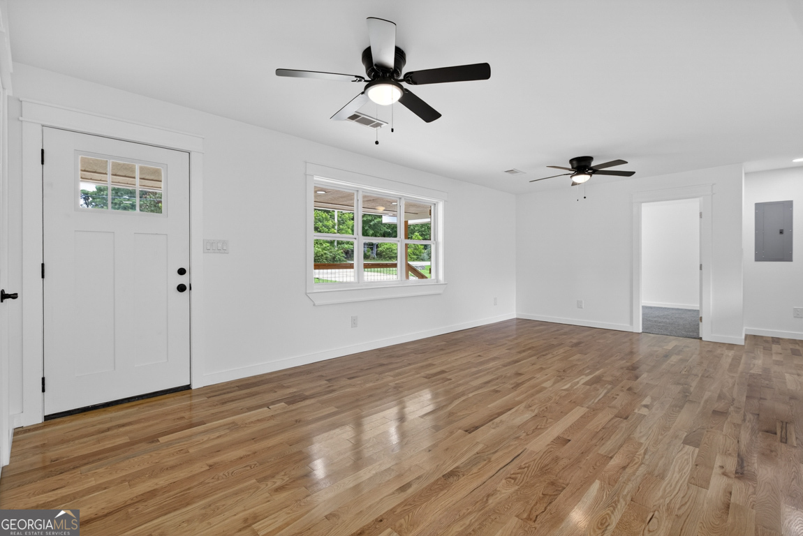 5193 Hazel Street Ne Property Photo 12