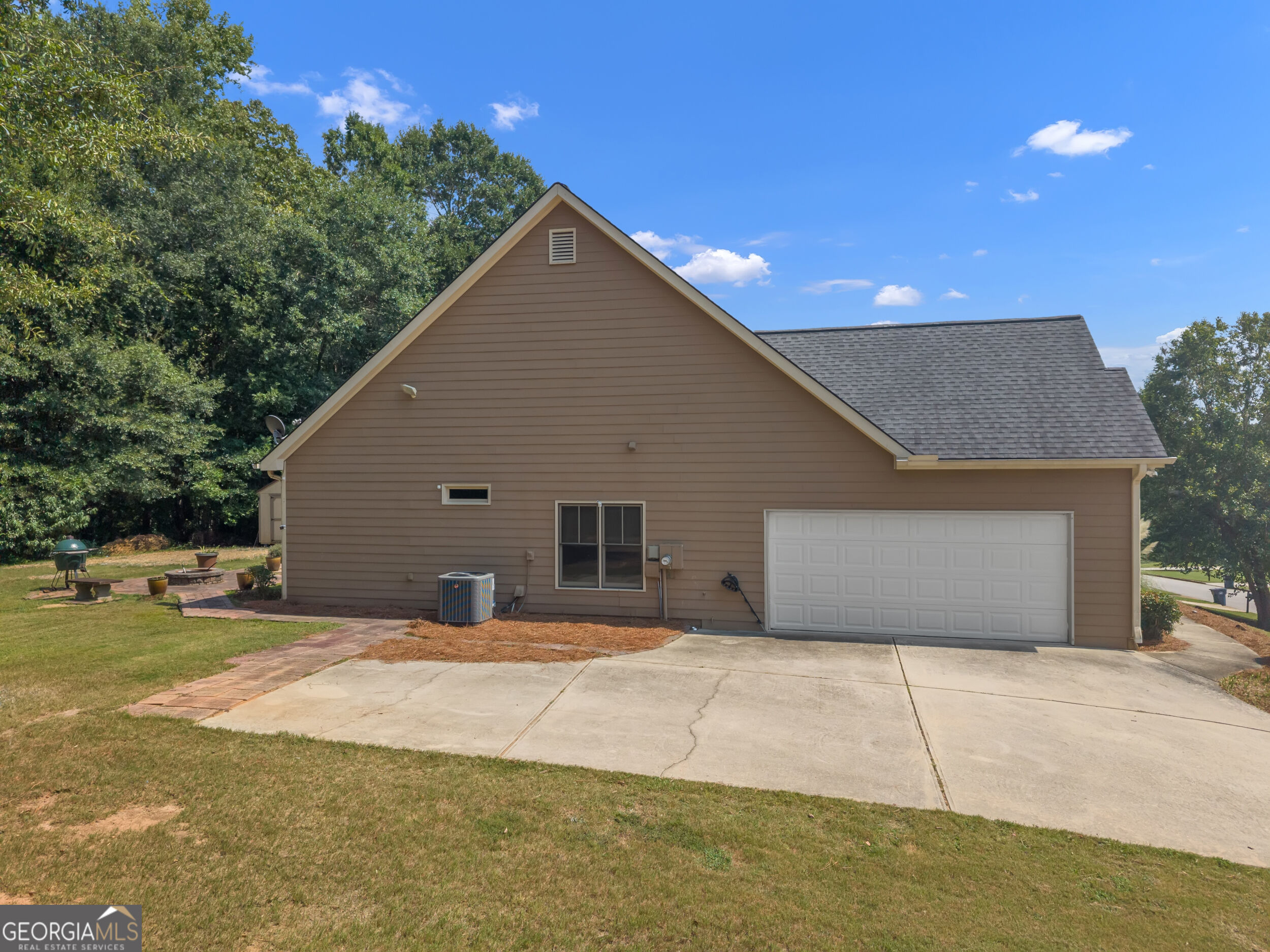 77 Gorham Gates Drive Property Photo 3