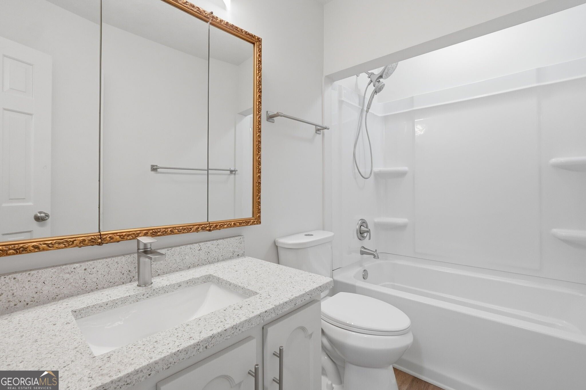 3229 Clairmont North Ne Property Photo 26