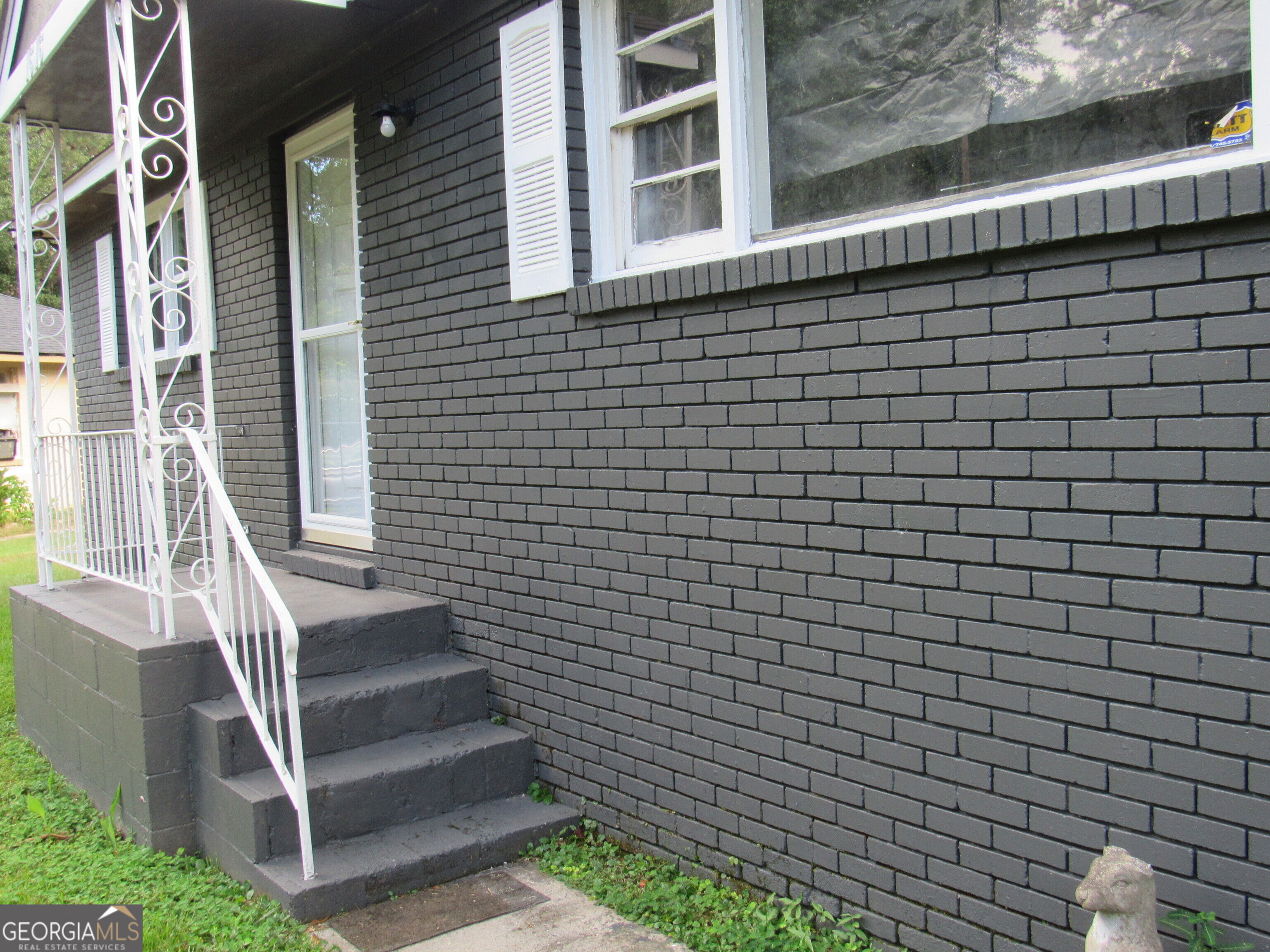 1616 Mathis Circle Property Photo 8