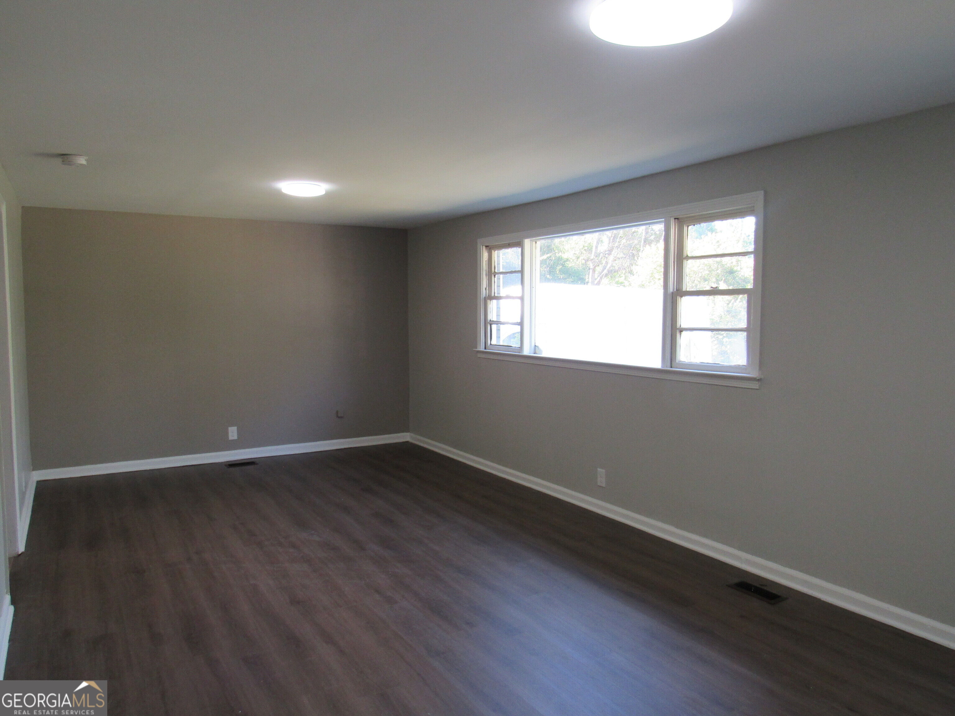 1616 Mathis Circle Property Photo 10