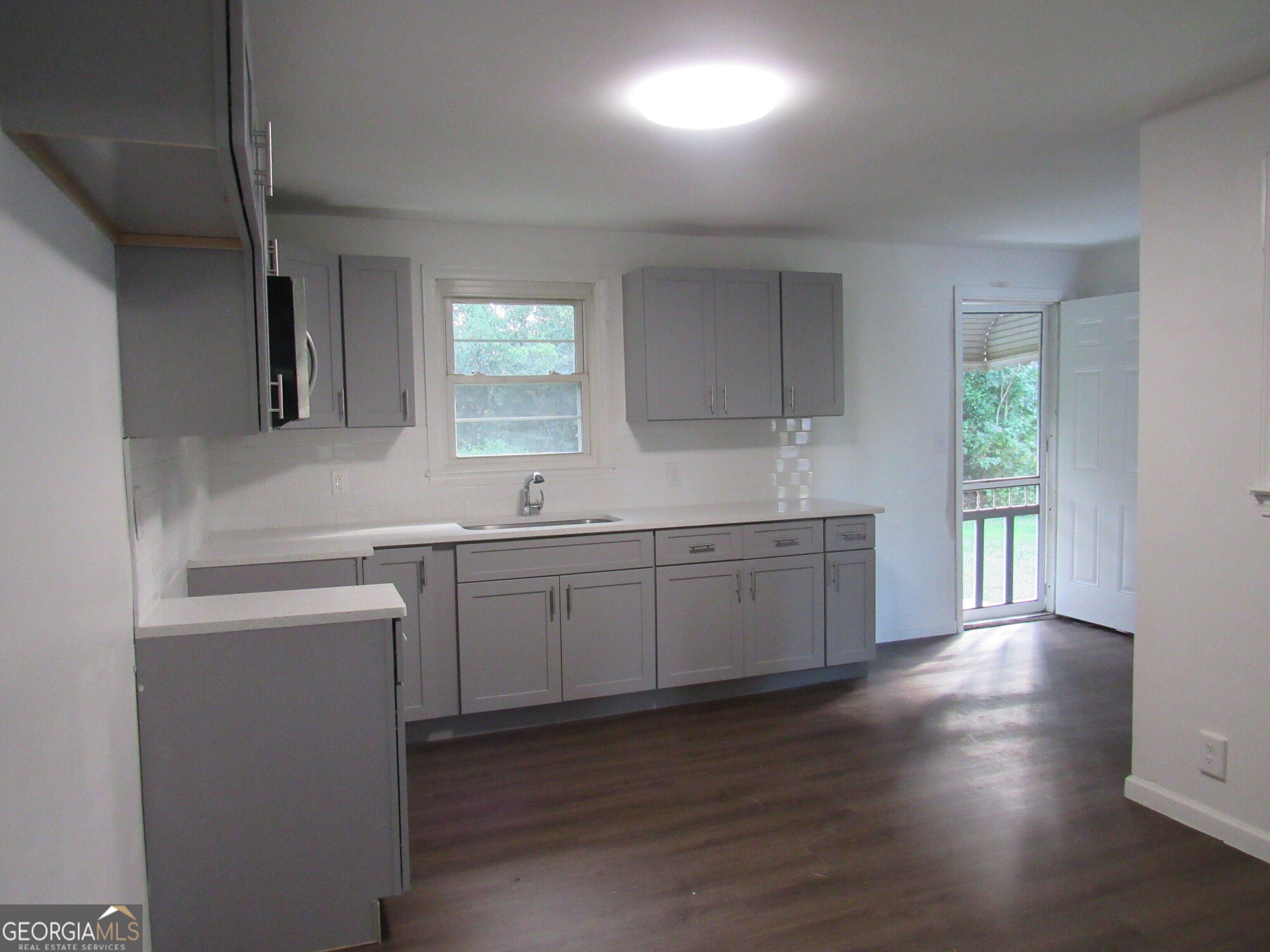 1616 Mathis Circle Property Photo 12