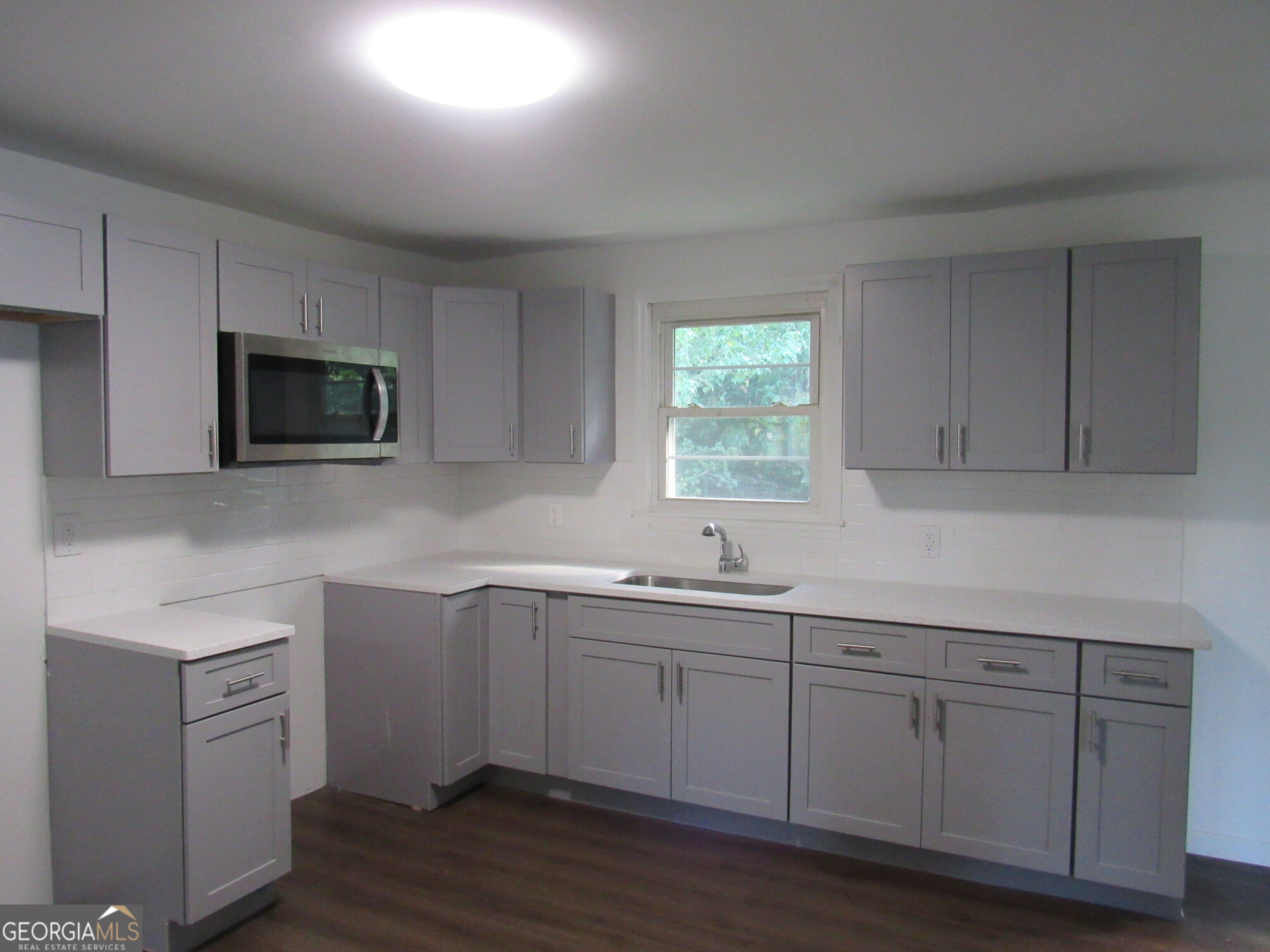 1616 Mathis Circle Property Photo 14