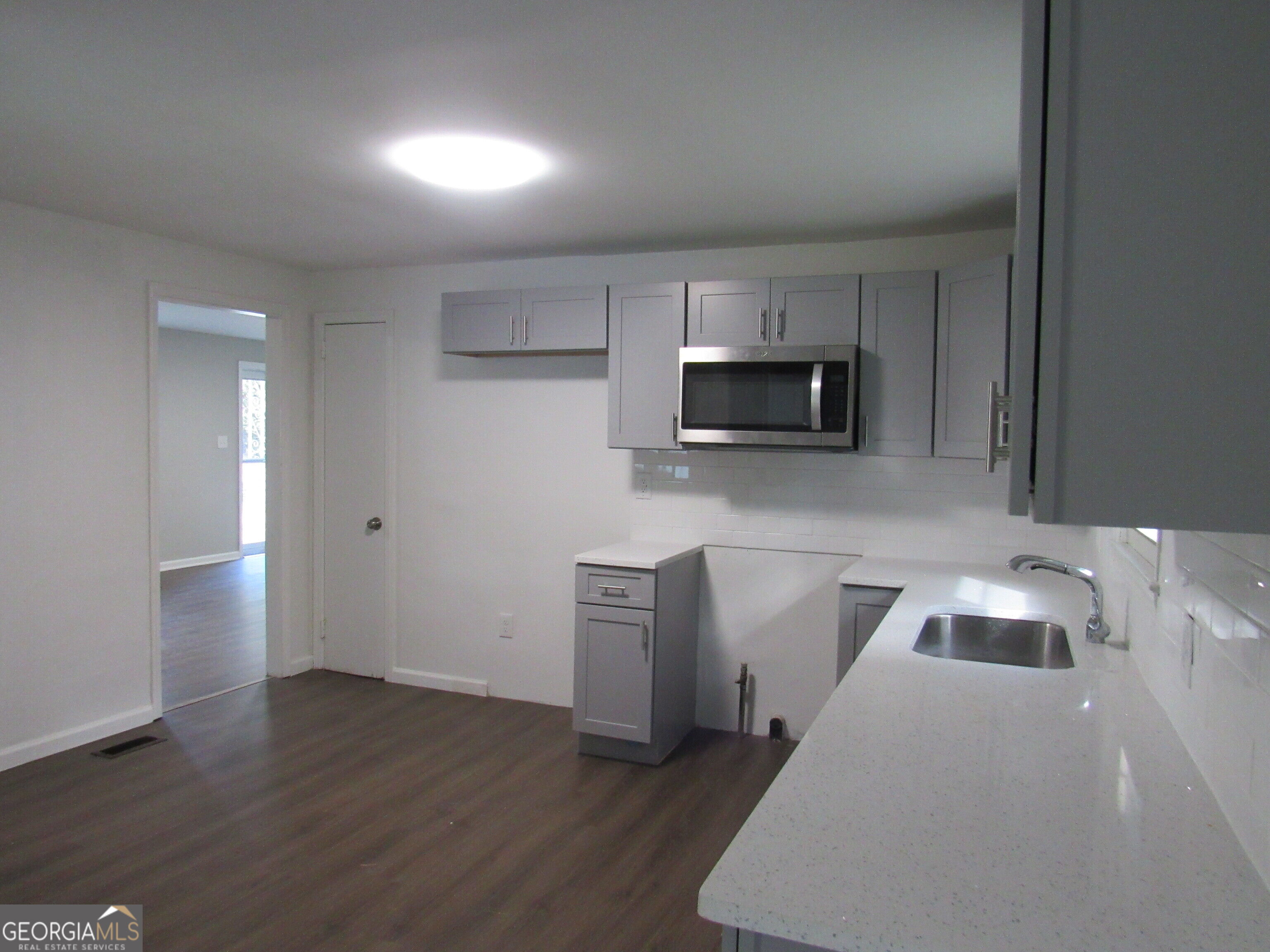 1616 Mathis Circle Property Photo 15