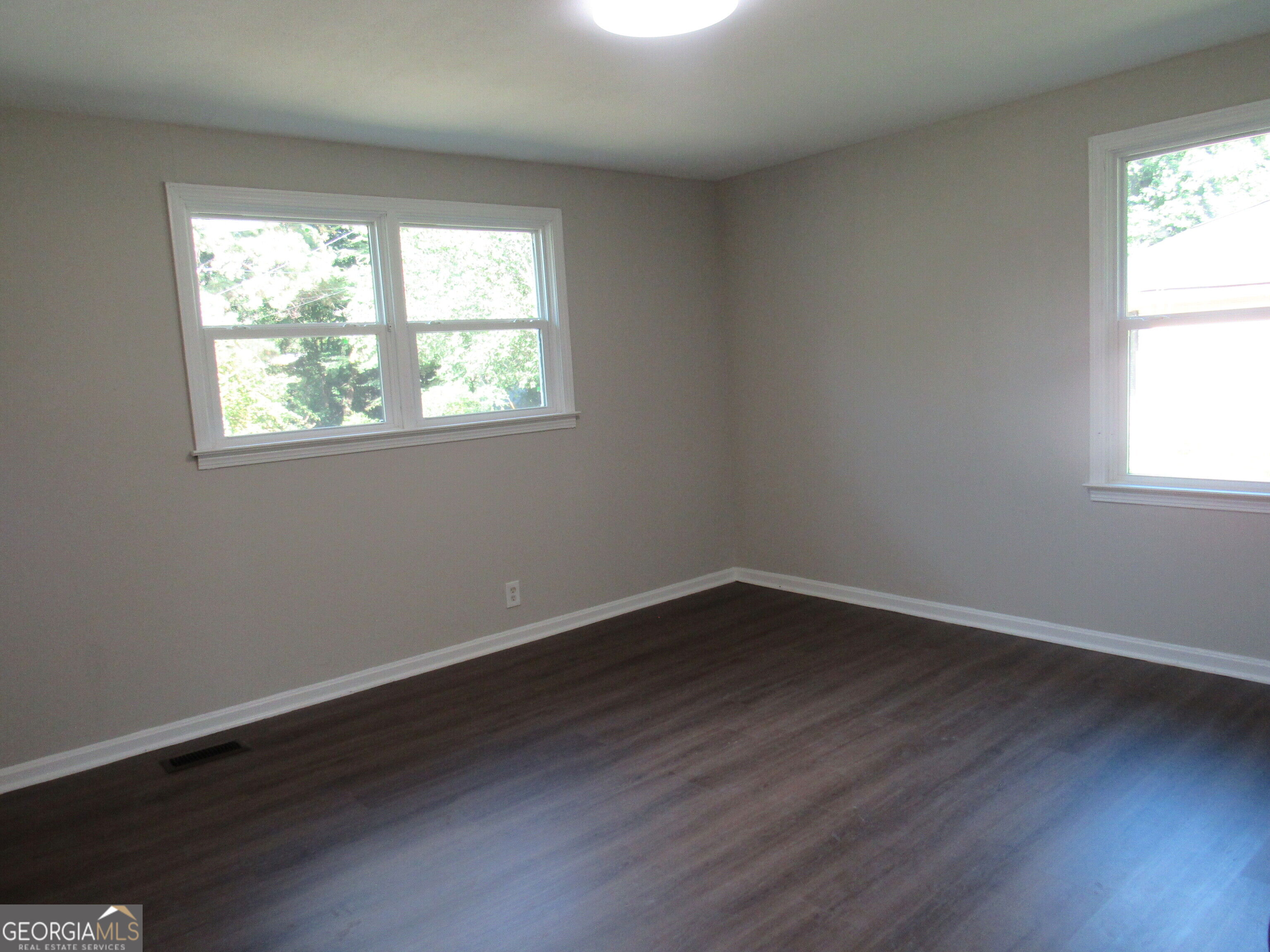 1616 Mathis Circle Property Photo 23