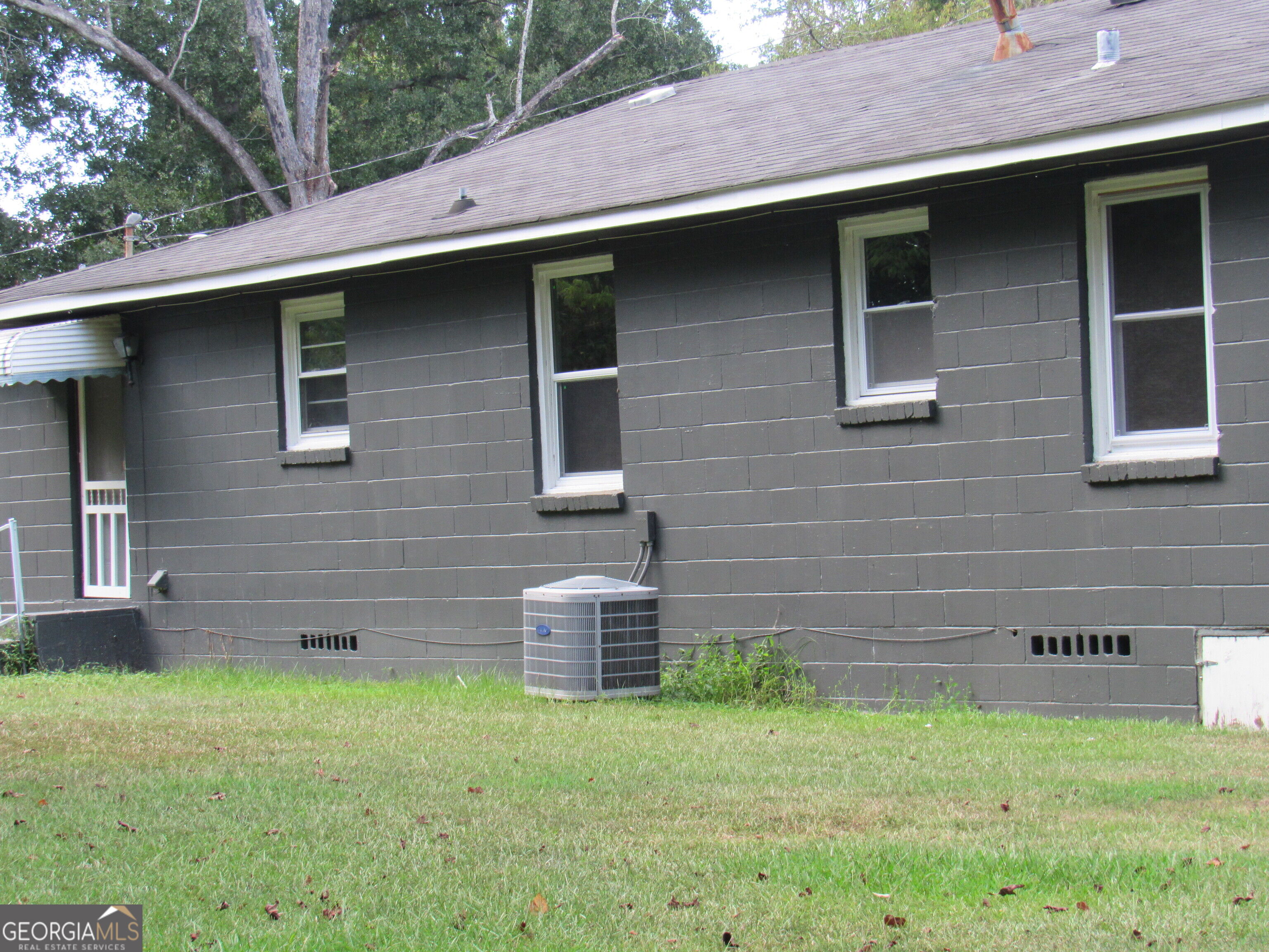 1616 Mathis Circle Property Photo 27