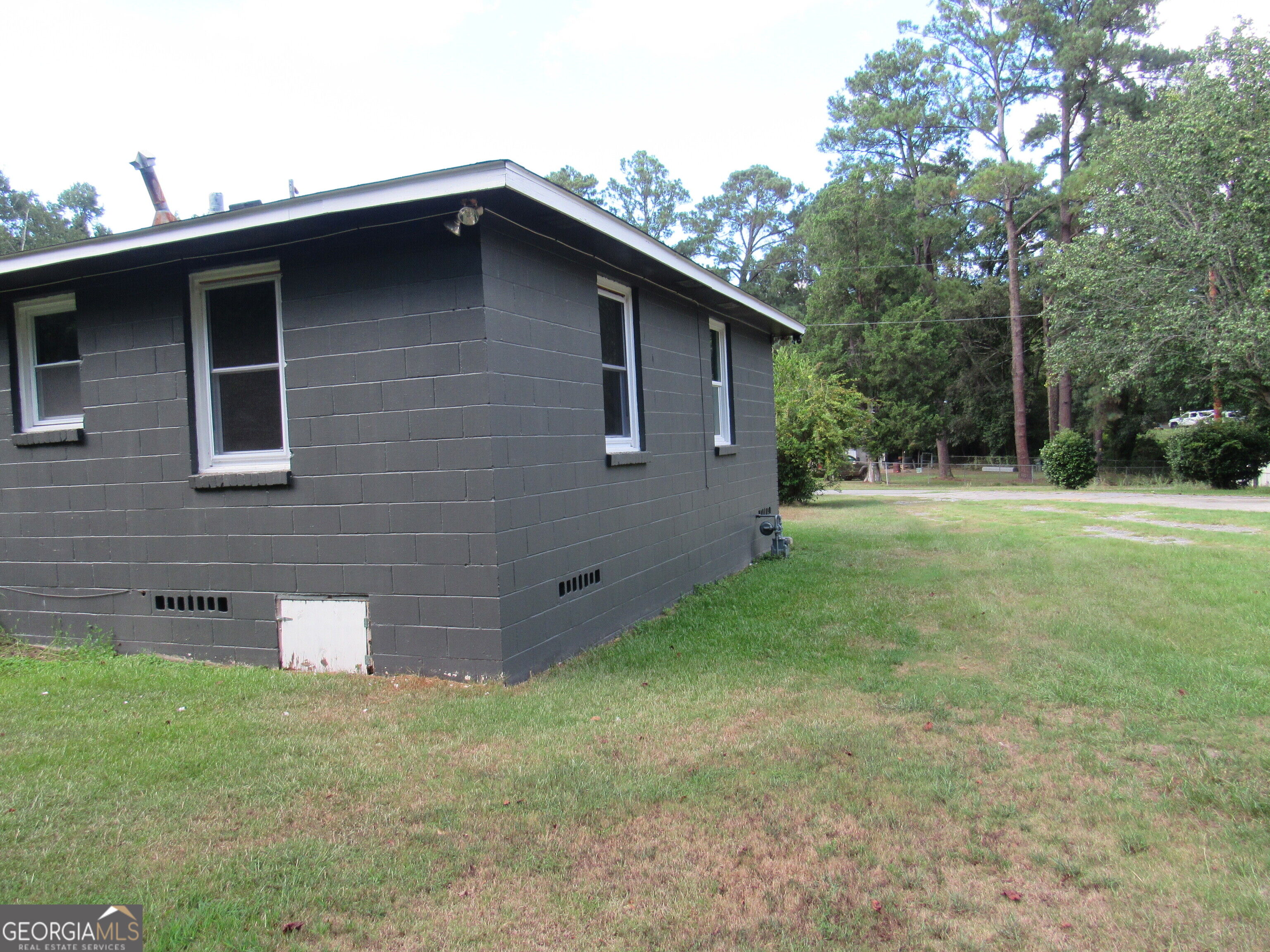 1616 Mathis Circle Property Photo 30