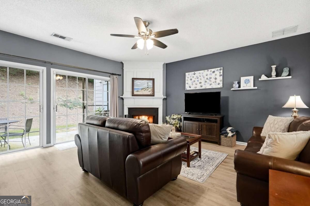 4079 Howell Park Road Property Photo 6