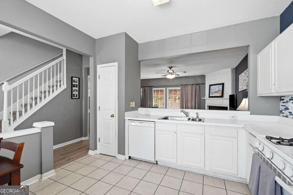 4079 Howell Park Road Property Photo 10