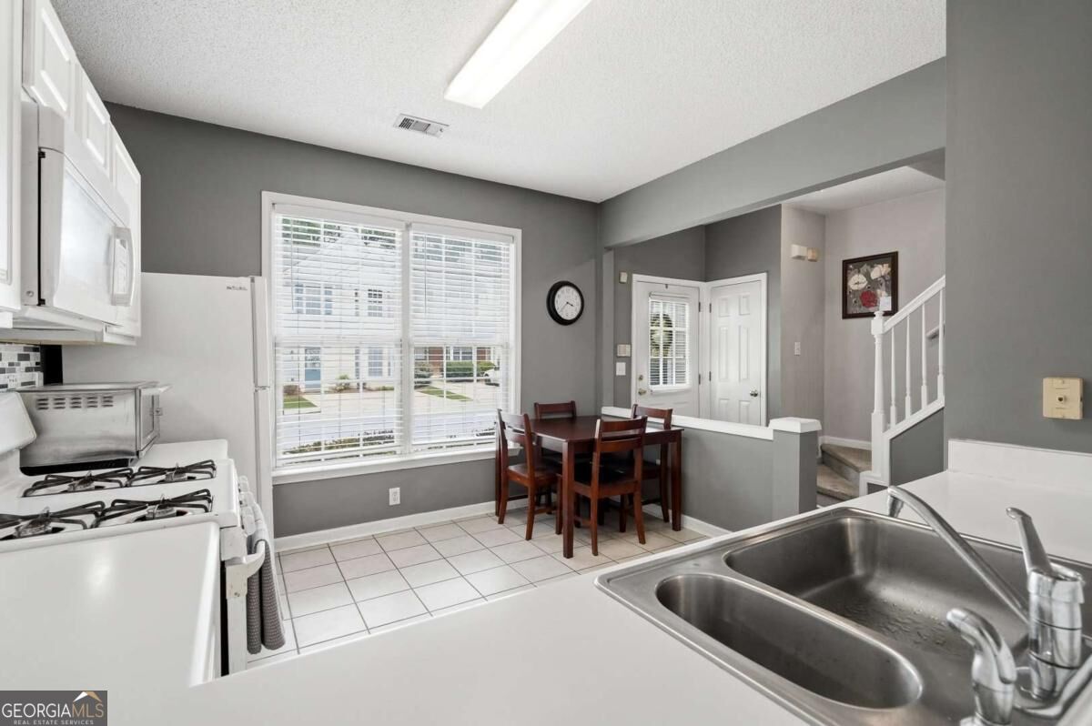 4079 Howell Park Road Property Photo 12