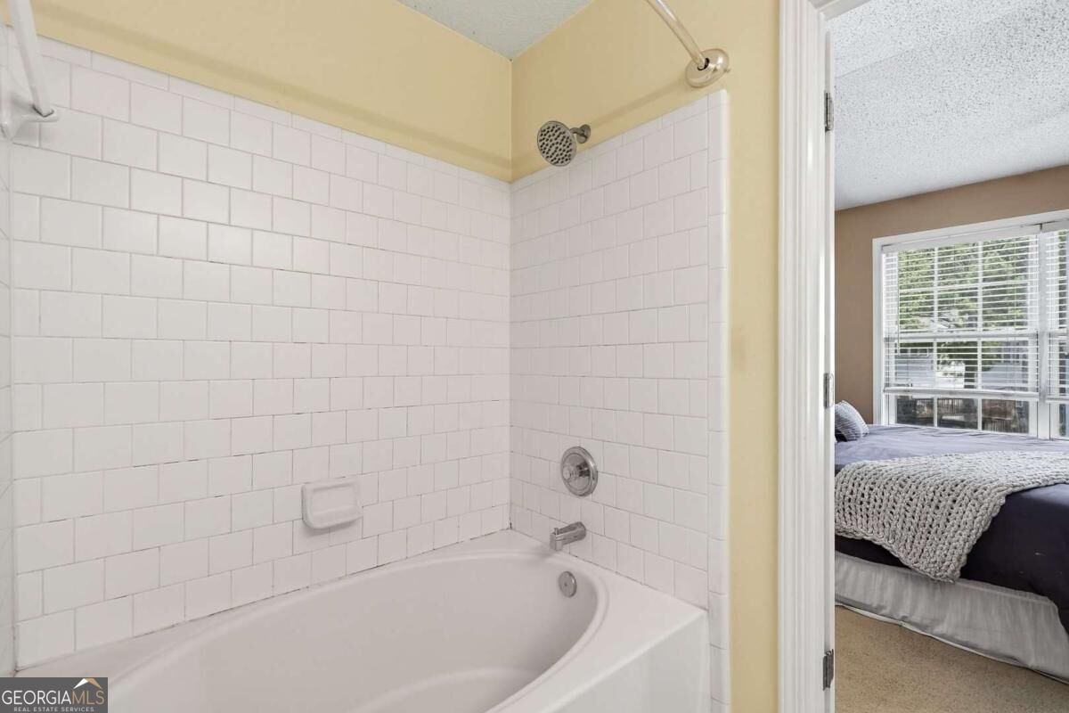 4079 Howell Park Road Property Photo 20