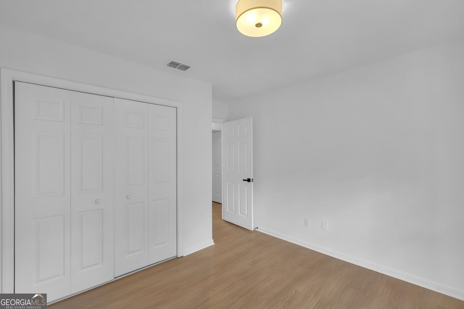 1138 Moorestown Circle Property Photo 14