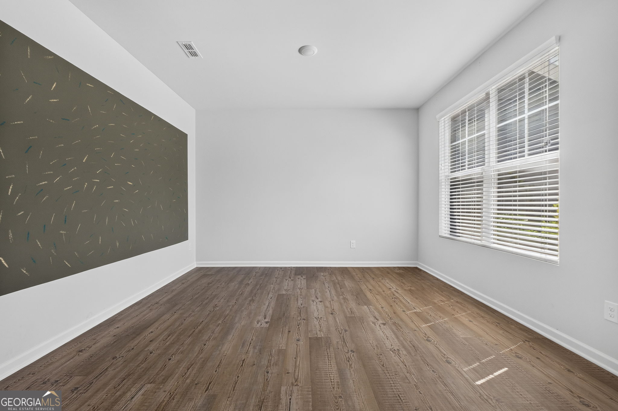 109 Bastian Road Property Photo 10