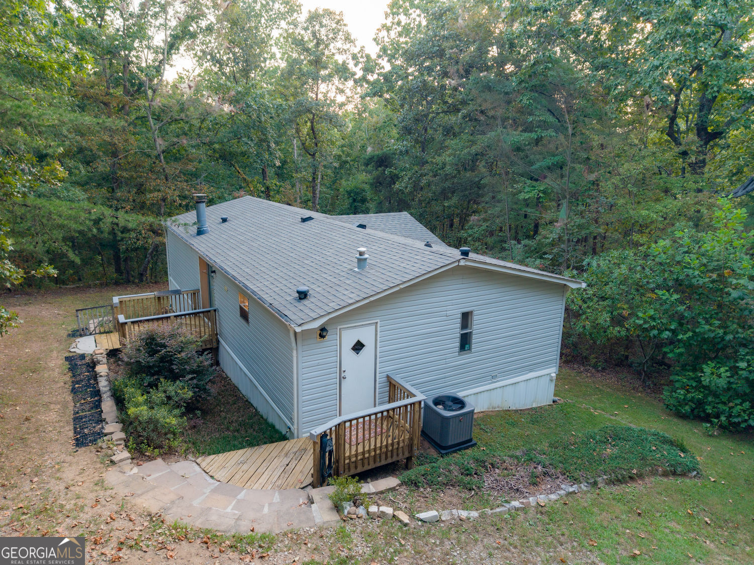 81 Cherokee Trail Property Photo 3