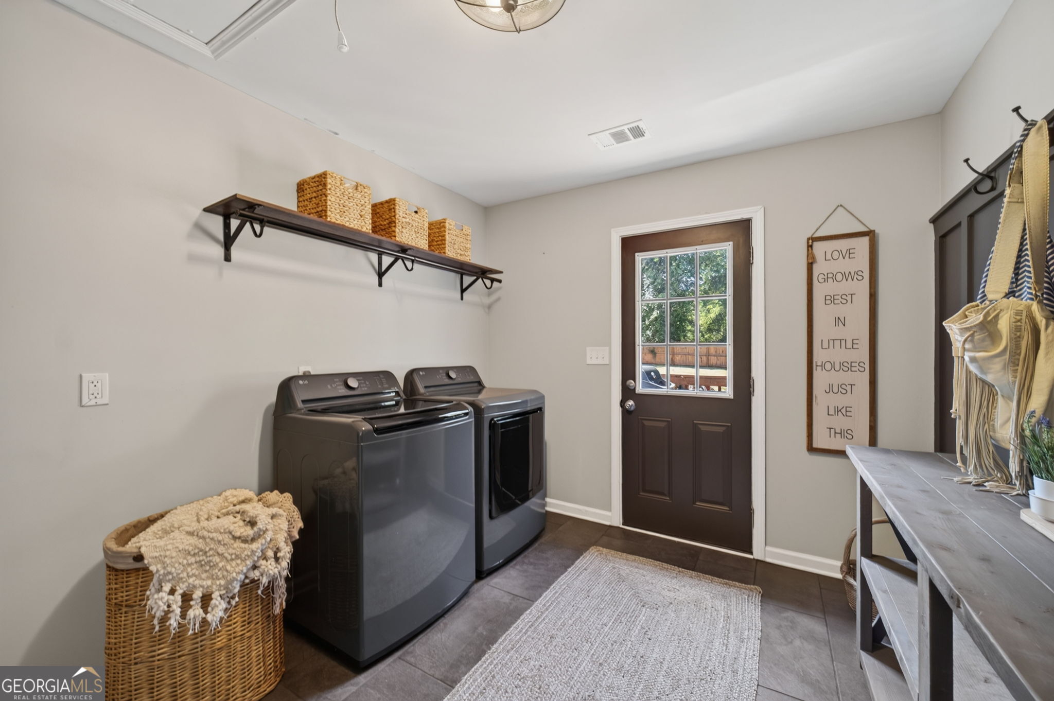 912 Alcovy Street Property Photo 18
