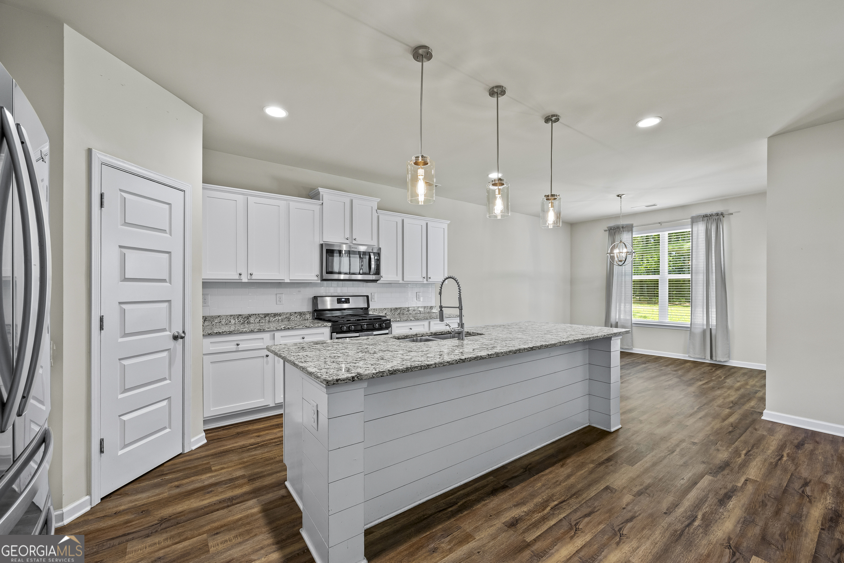 1912 Hymer Court Property Photo 8