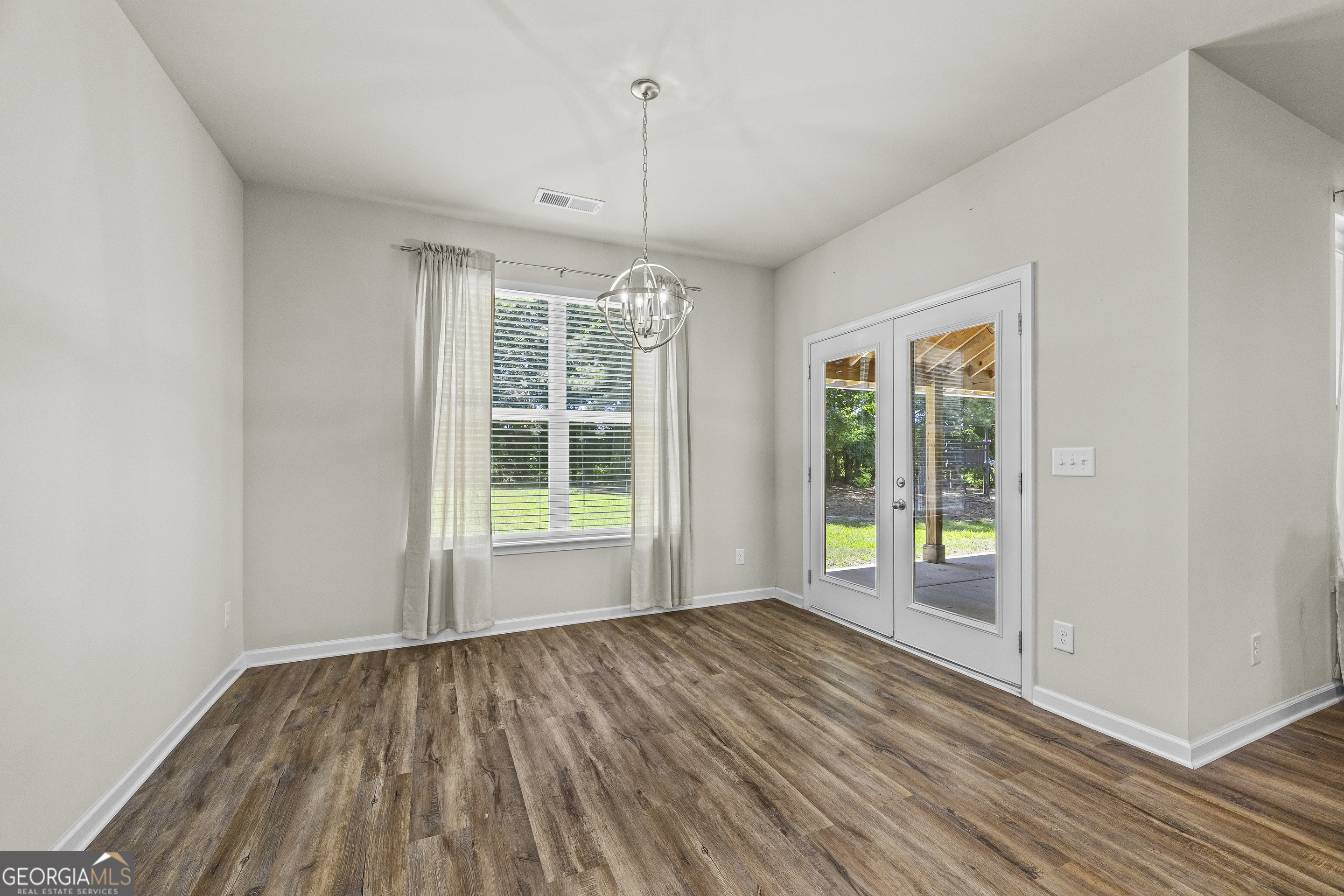 1912 Hymer Court Property Photo 17