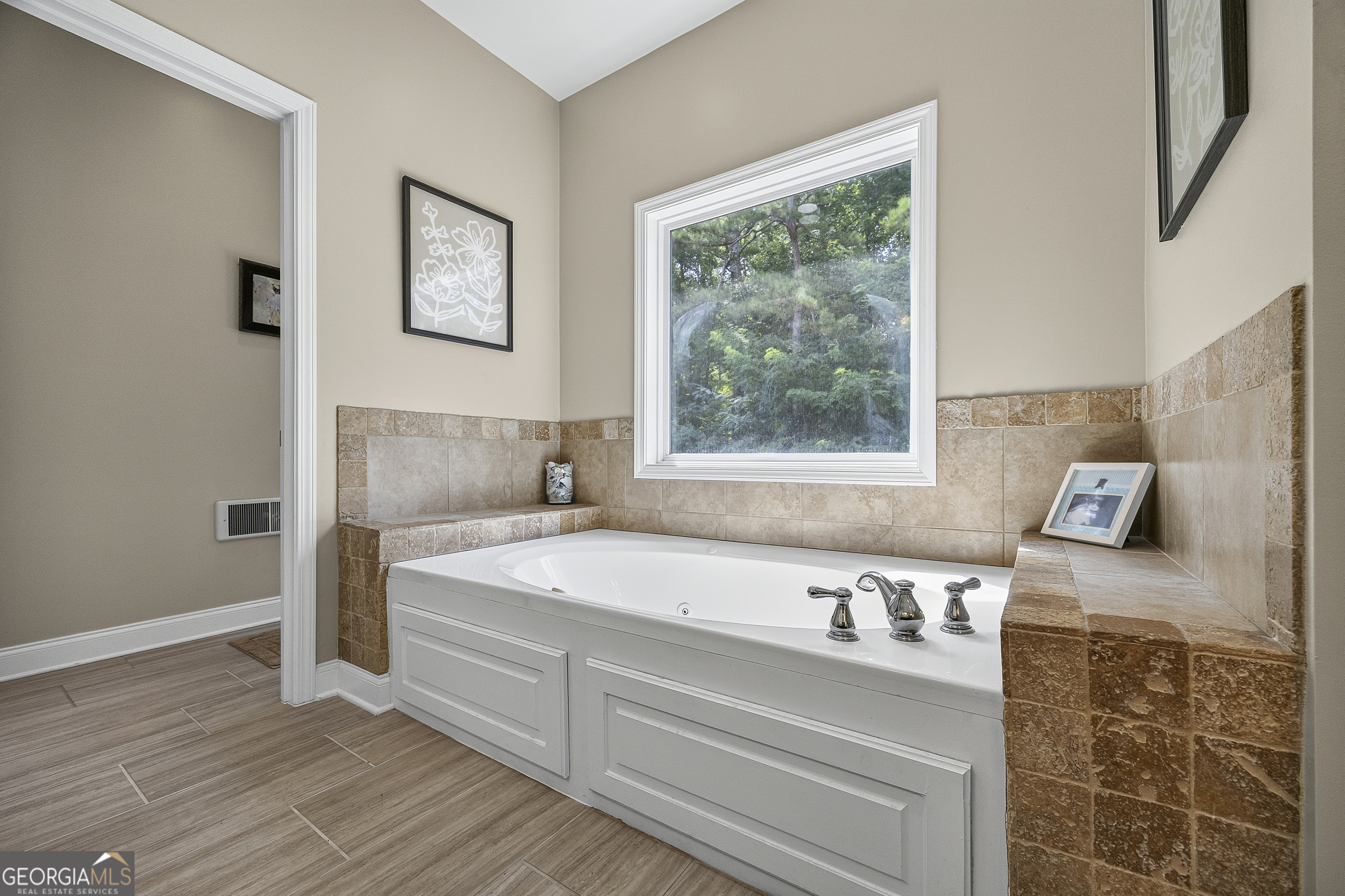 1400 Giles Road Property Photo 24
