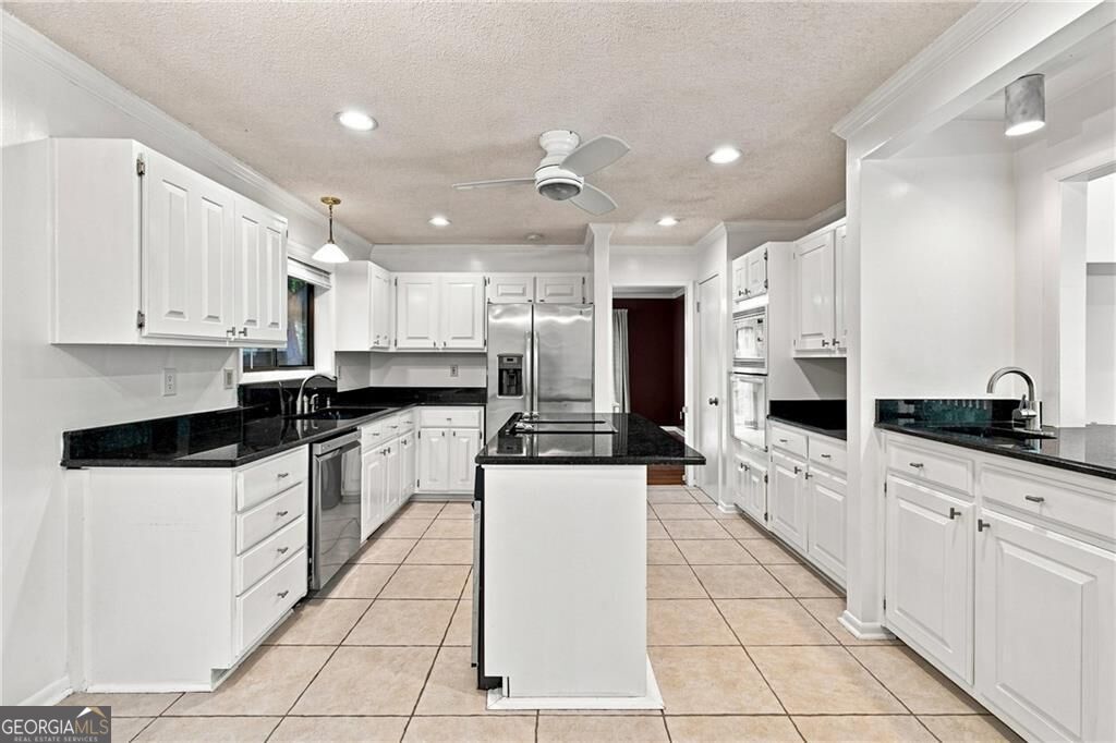 715 Lake Top Way Property Photo 4