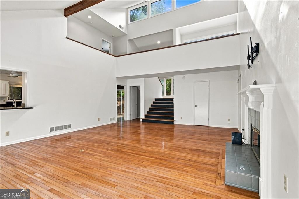715 Lake Top Way Property Photo 7
